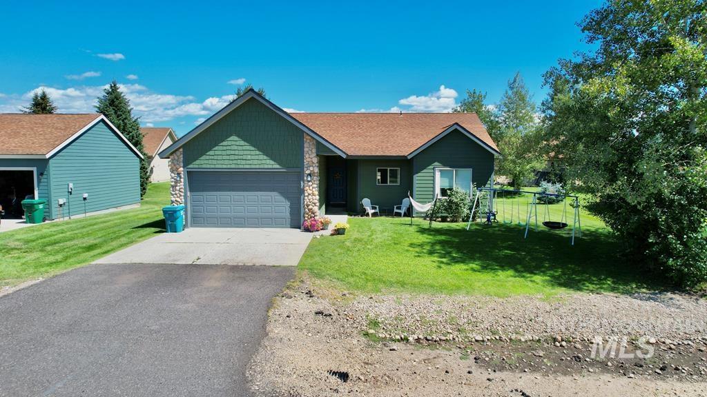 16 Buckskin Dr, Donnelly, Idaho 83615, 3 Bedrooms, 2 Bathrooms, Residential For Sale, Price $395,900,MLS 98971539