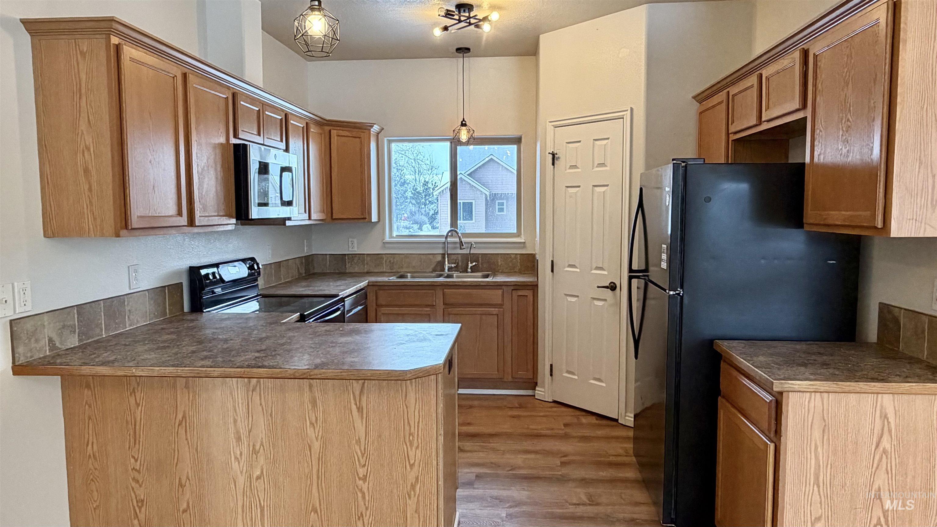 16 Buckskin Dr, Donnelly, Idaho 83615, 3 Bedrooms, 2 Bathrooms, Residential For Sale, Price $395,900,MLS 98971539