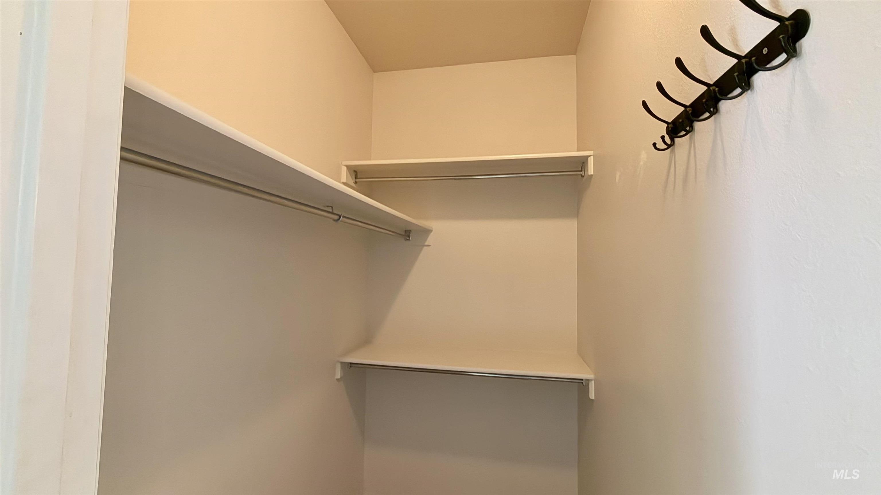 16 Buckskin Dr, Donnelly, Idaho 83615, 3 Bedrooms, 2 Bathrooms, Residential For Sale, Price $395,900,MLS 98971539