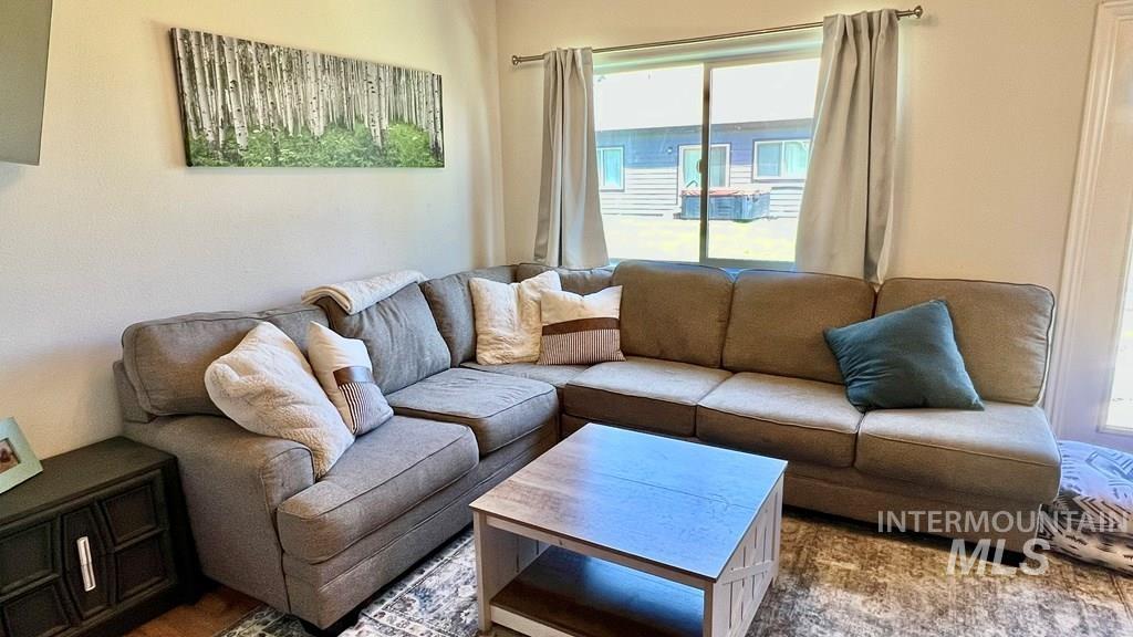 16 Buckskin Dr, Donnelly, Idaho 83615, 3 Bedrooms, 2 Bathrooms, Residential For Sale, Price $395,900,MLS 98971539