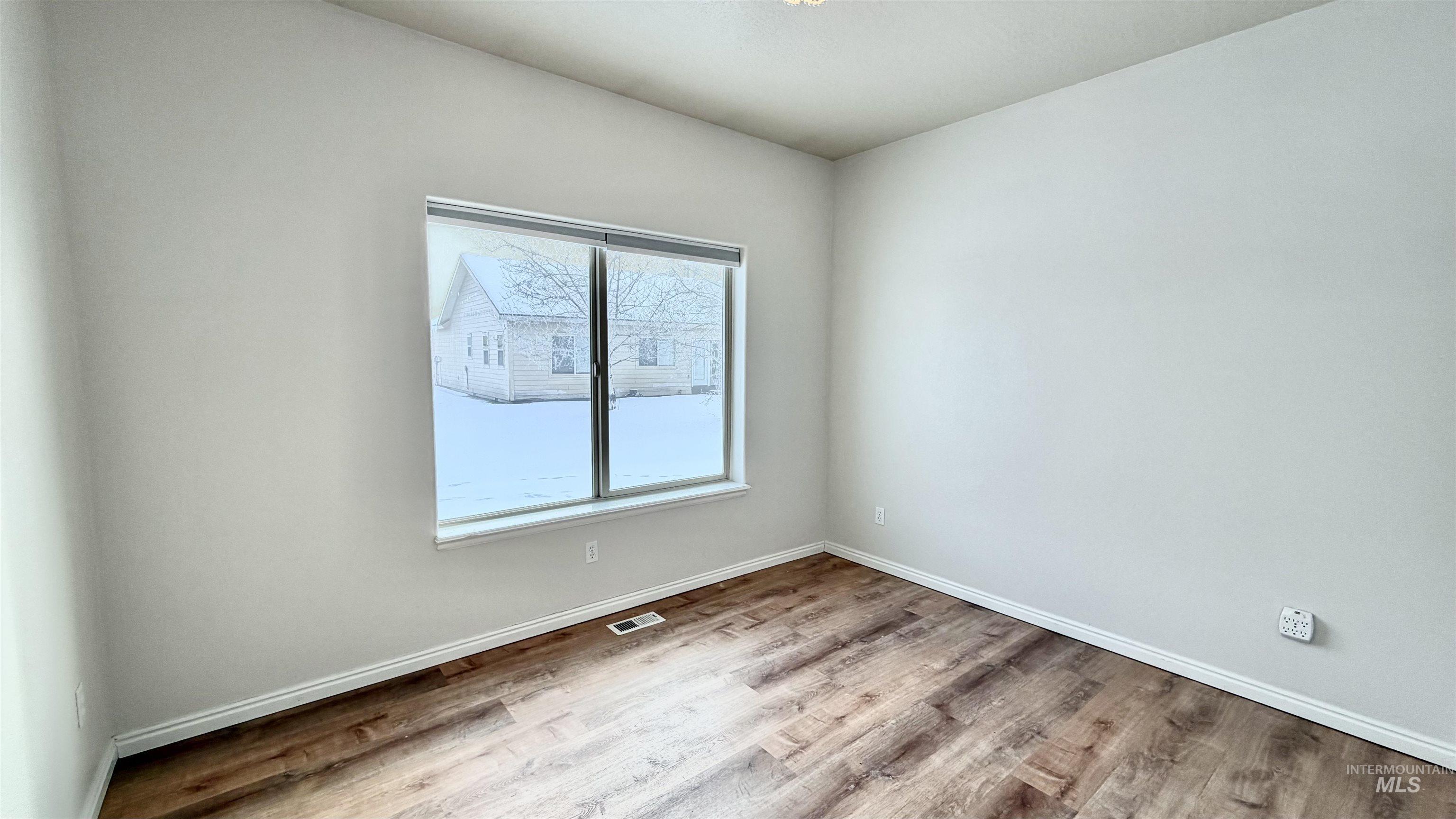 16 Buckskin Dr, Donnelly, Idaho 83615, 3 Bedrooms, 2 Bathrooms, Residential For Sale, Price $395,900,MLS 98971539