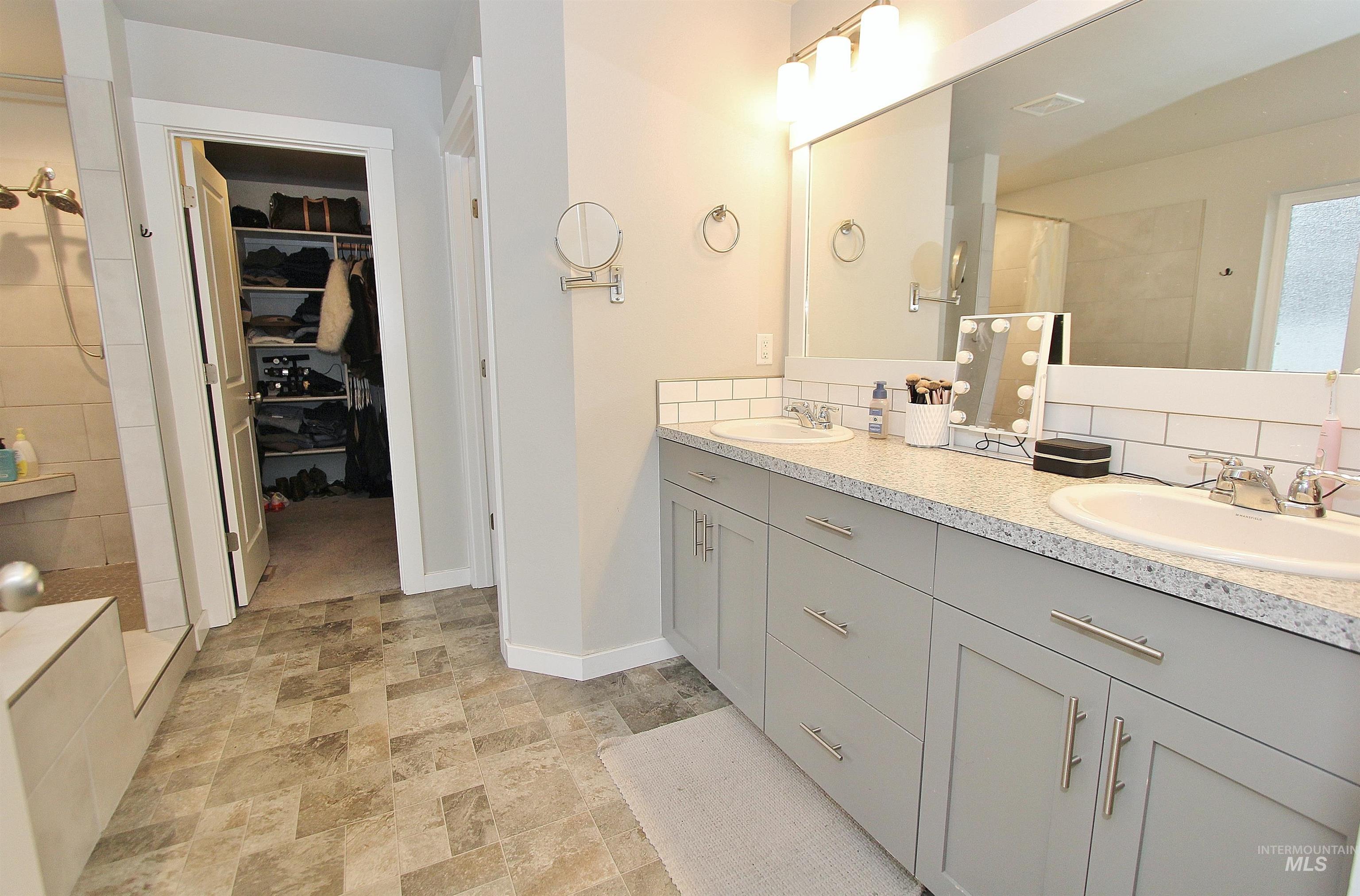 350 Syringa Springs Dr., Fruitland, Idaho 83619, 3 Bedrooms, 2 Bathrooms, Residential For Sale, Price $575,000,MLS 98971541