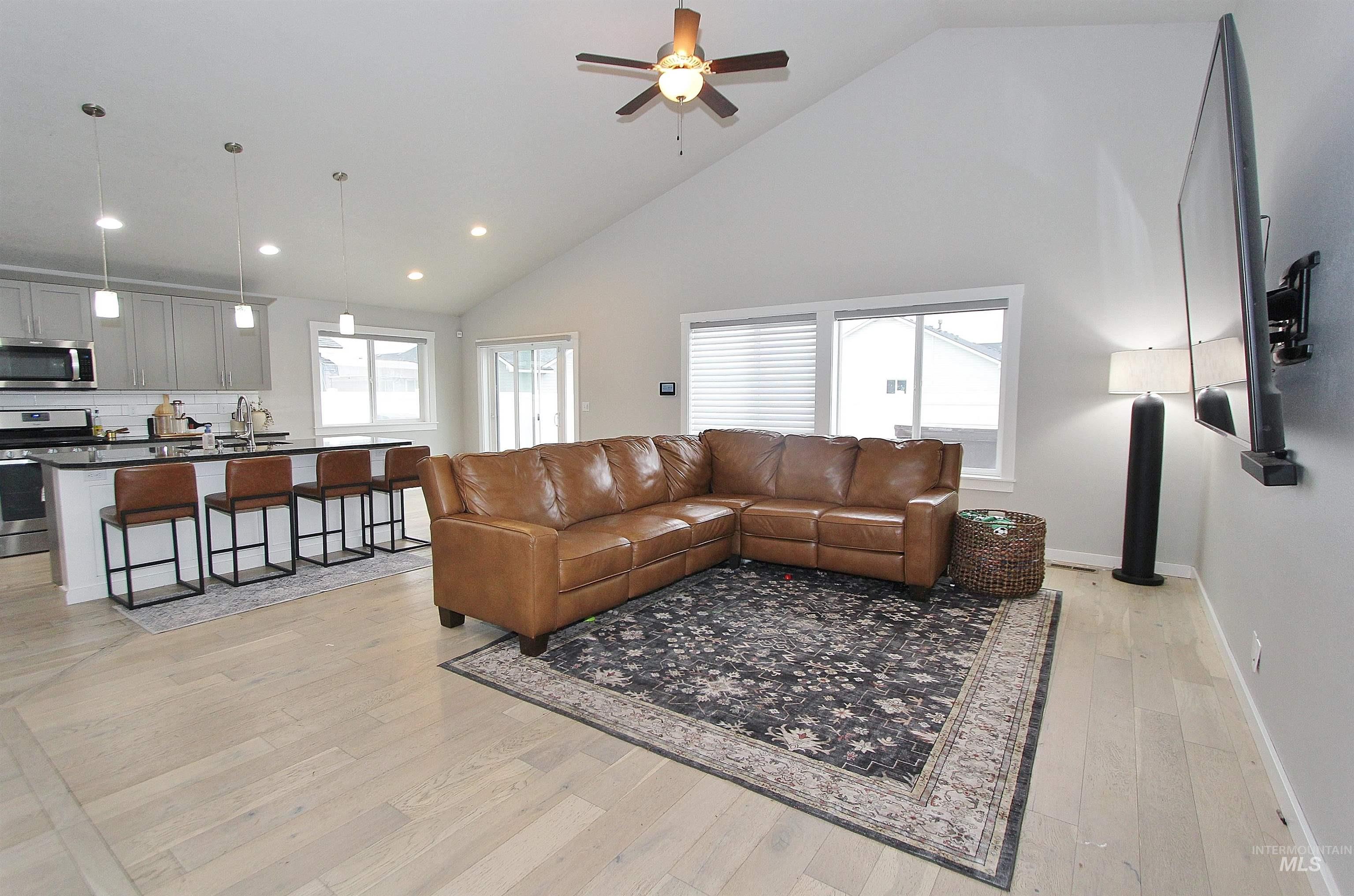 350 Syringa Springs Dr., Fruitland, Idaho 83619, 3 Bedrooms, 2 Bathrooms, Residential For Sale, Price $575,000,MLS 98971541