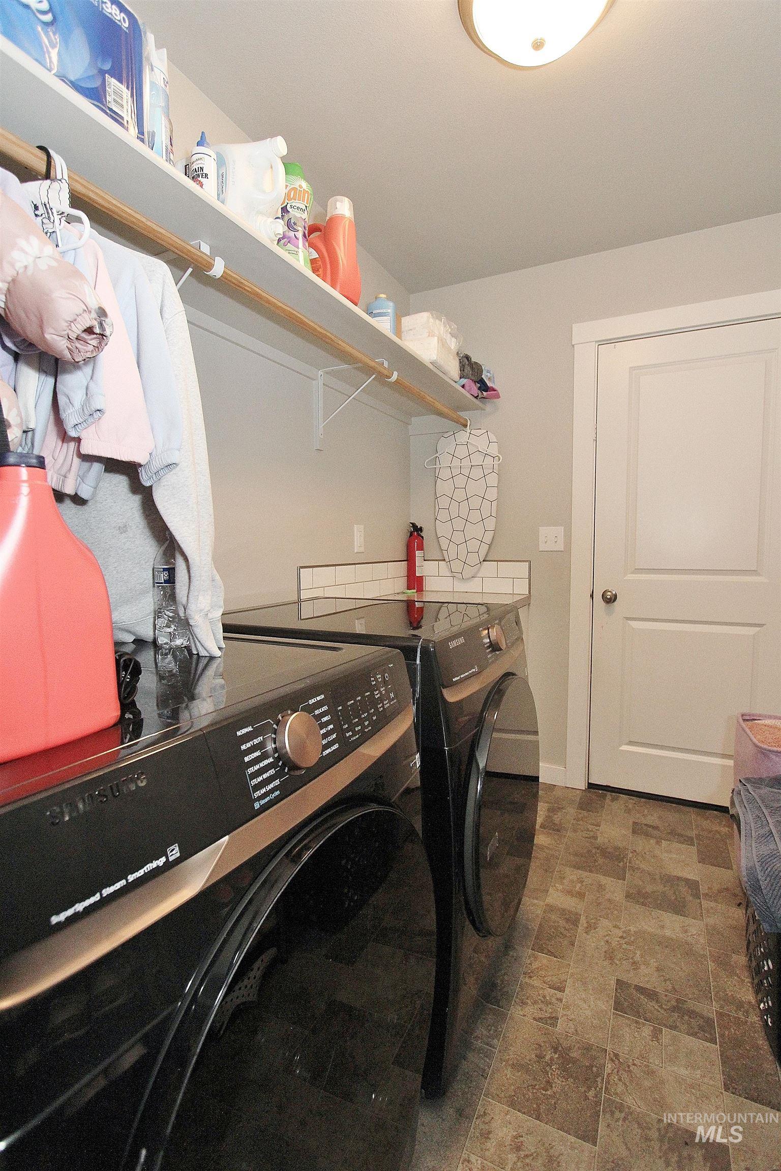 350 Syringa Springs Dr., Fruitland, Idaho 83619, 3 Bedrooms, 2 Bathrooms, Residential For Sale, Price $575,000,MLS 98971541