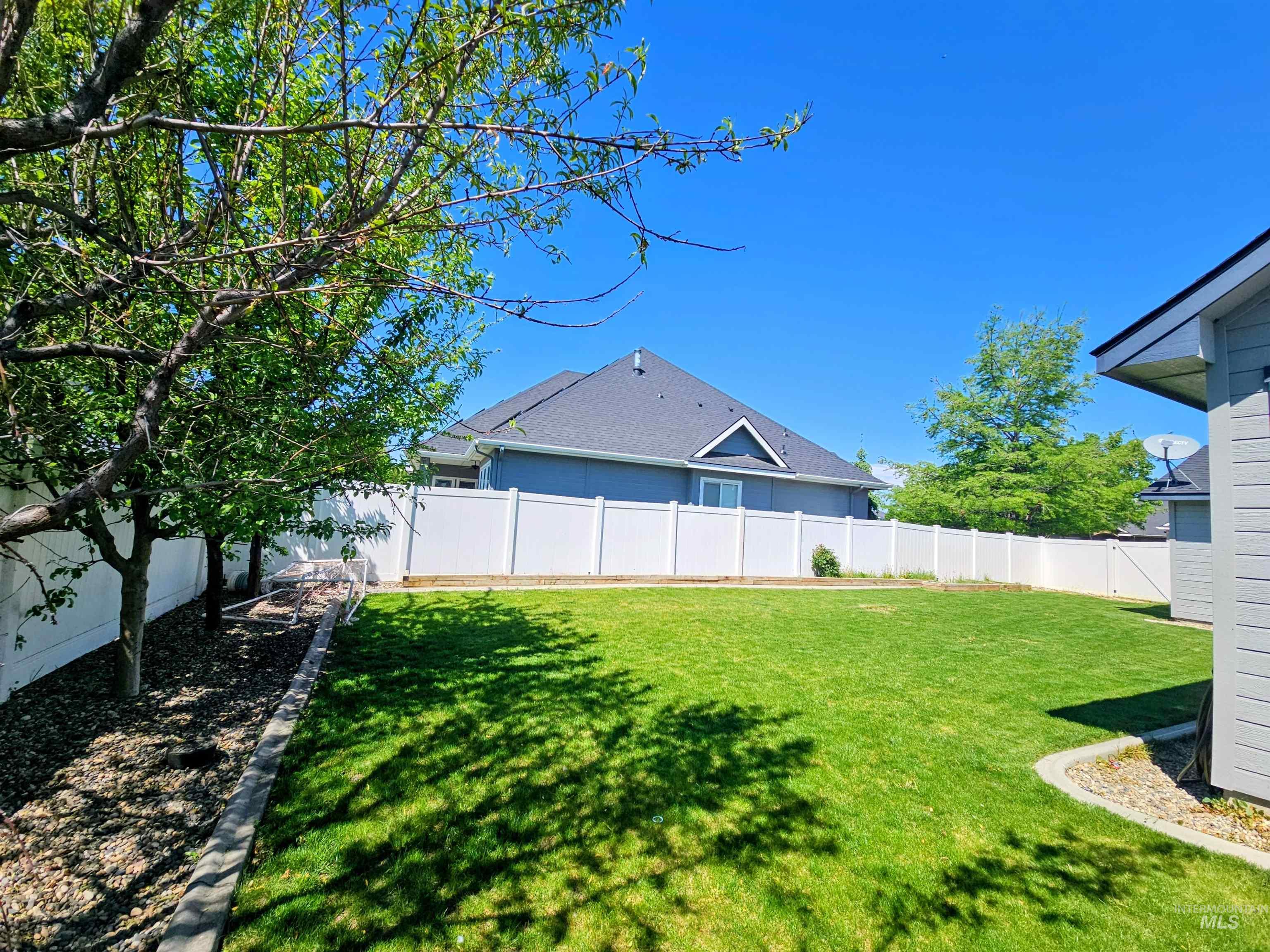 350 Syringa Springs Dr., Fruitland, Idaho 83619, 4 Bedrooms, 2 Bathrooms, Residential For Sale, Price $519,950, 98971541