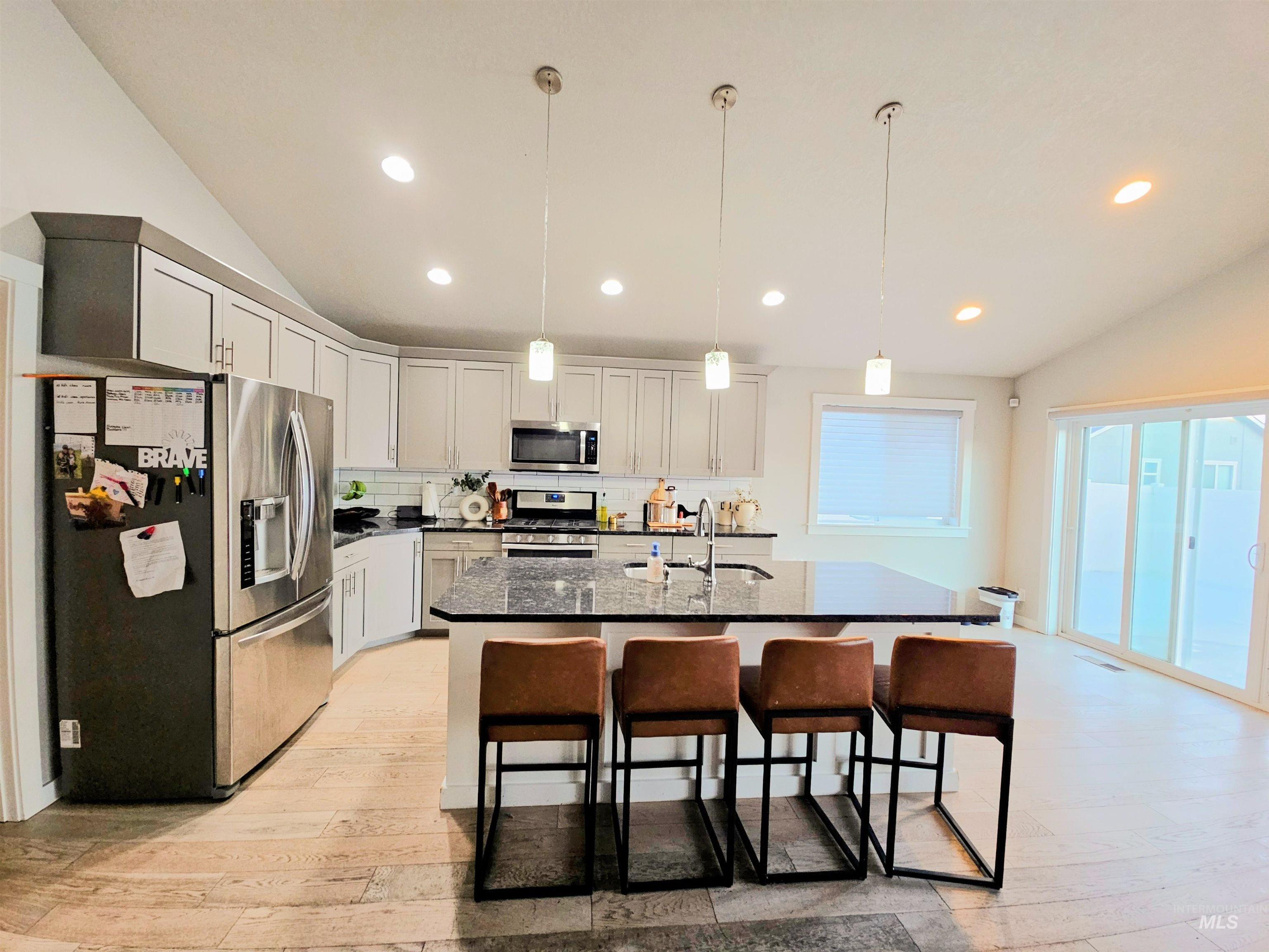 350 Syringa Springs Dr., Fruitland, Idaho 83619, 3 Bedrooms, 2 Bathrooms, Residential For Sale, Price $575,000,MLS 98971541