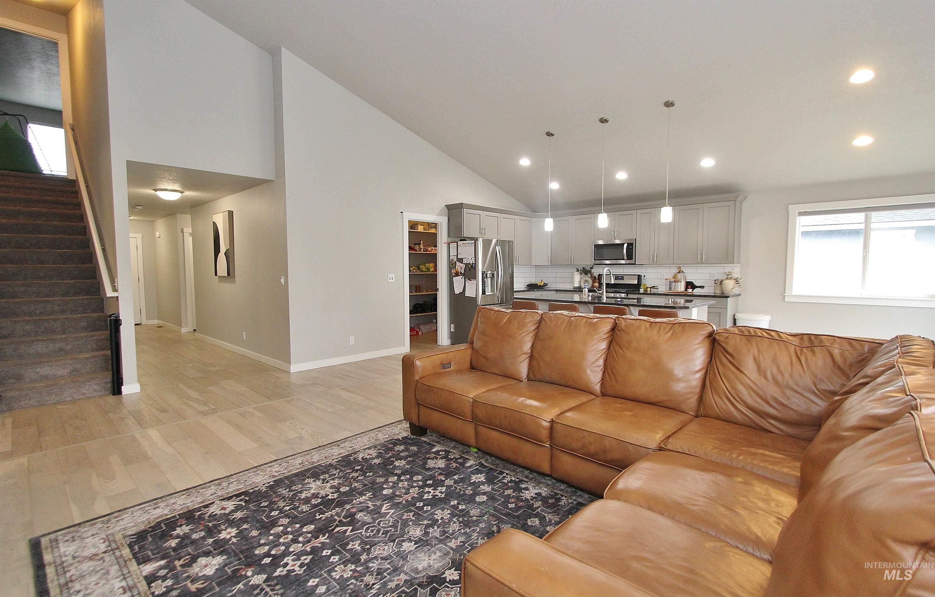 350 Syringa Springs Dr., Fruitland, Idaho 83619, 3 Bedrooms, 2 Bathrooms, Residential For Sale, Price $575,000,MLS 98971541