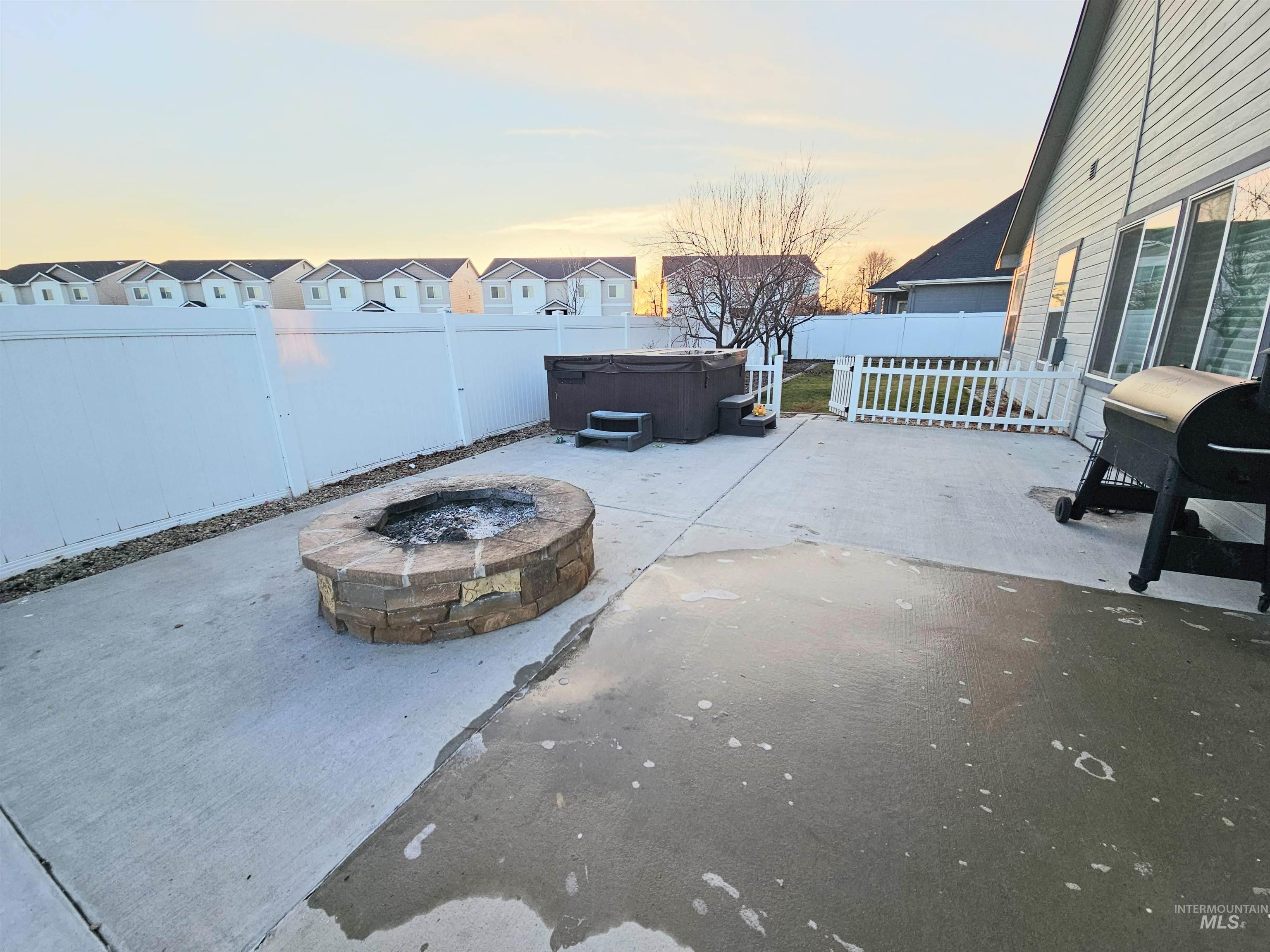 350 Syringa Springs Dr., Fruitland, Idaho 83619, 3 Bedrooms, 2 Bathrooms, Residential For Sale, Price $575,000,MLS 98971541