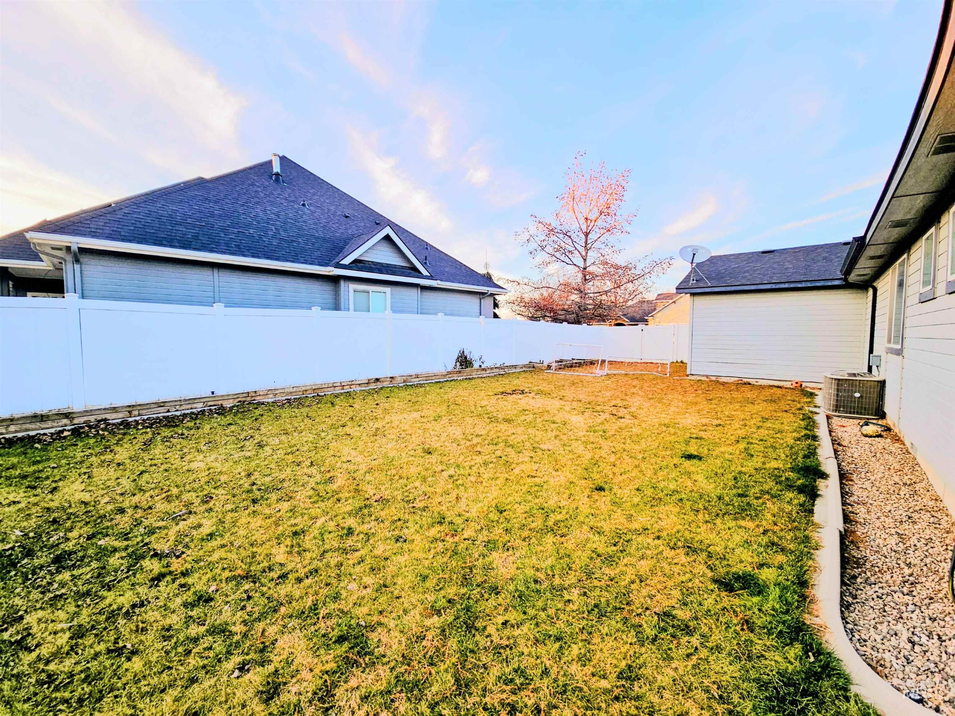 350 Syringa Springs Dr., Fruitland, Idaho 83619, 3 Bedrooms, 2 Bathrooms, Residential For Sale, Price $575,000,MLS 98971541