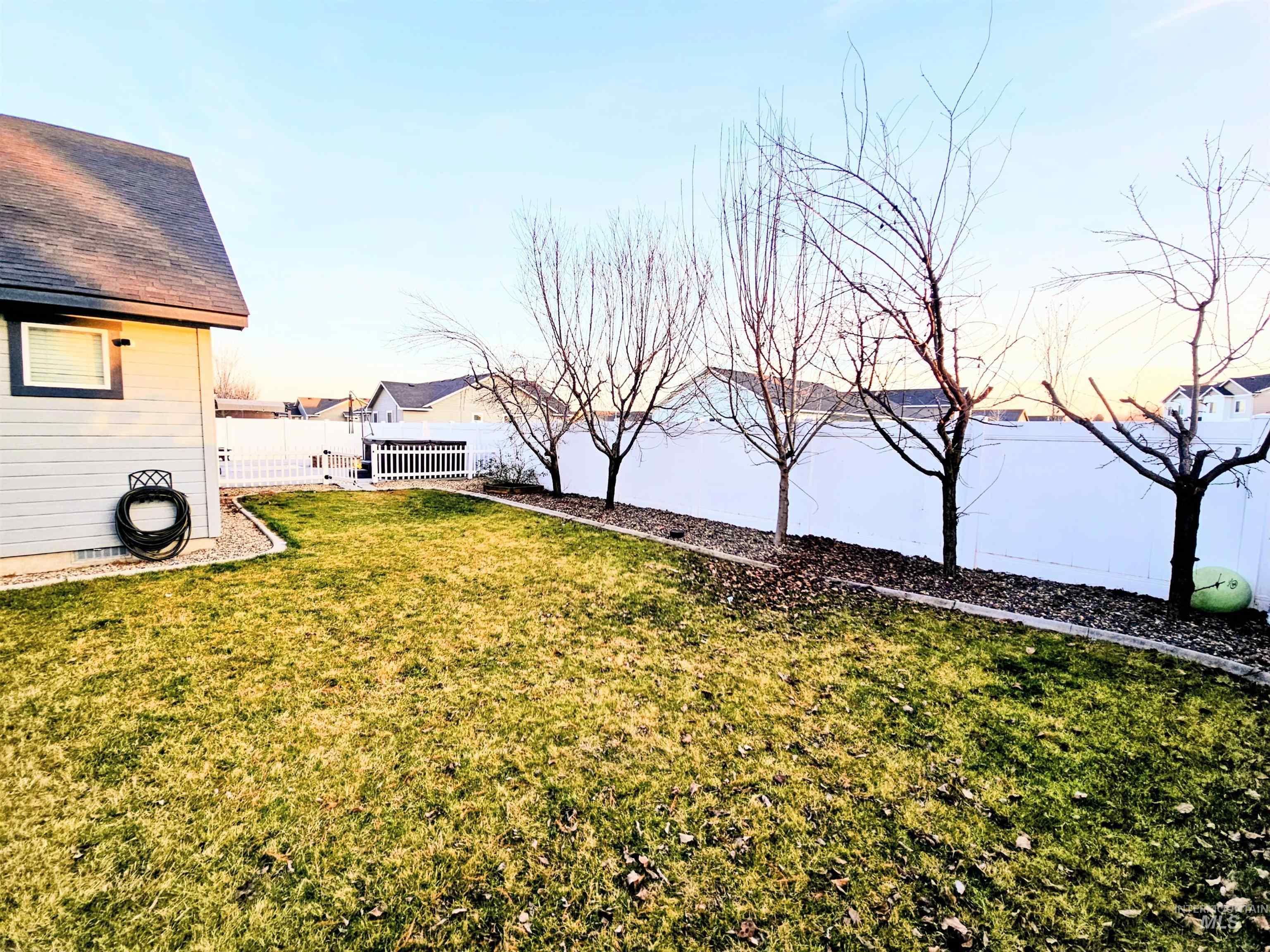 350 Syringa Springs Dr., Fruitland, Idaho 83619, 3 Bedrooms, 2 Bathrooms, Residential For Sale, Price $575,000,MLS 98971541