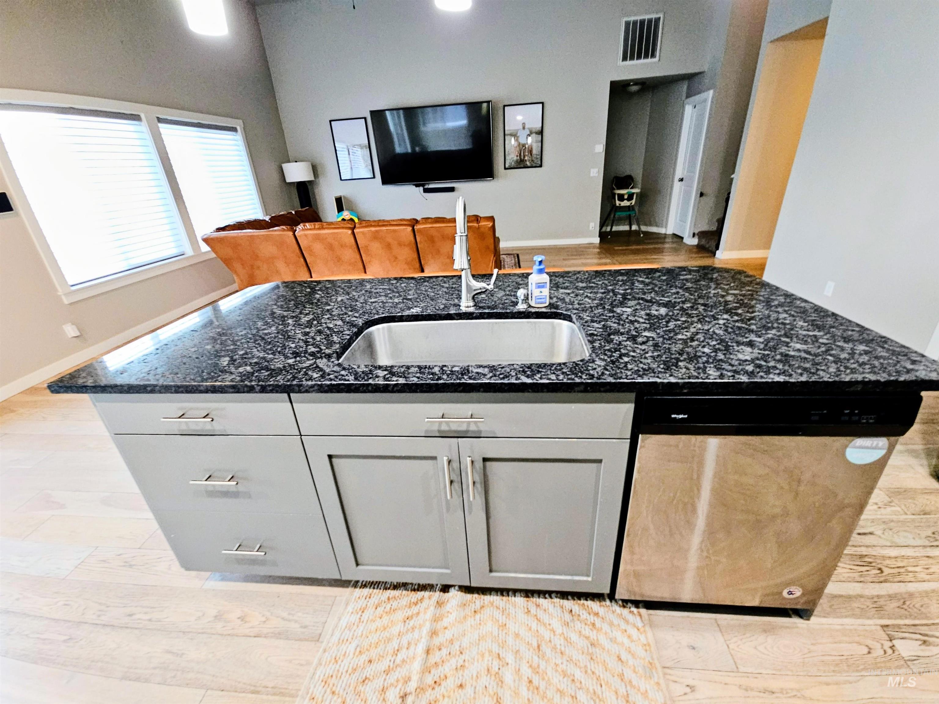 350 Syringa Springs Dr., Fruitland, Idaho 83619, 3 Bedrooms, 2 Bathrooms, Residential For Sale, Price $575,000,MLS 98971541