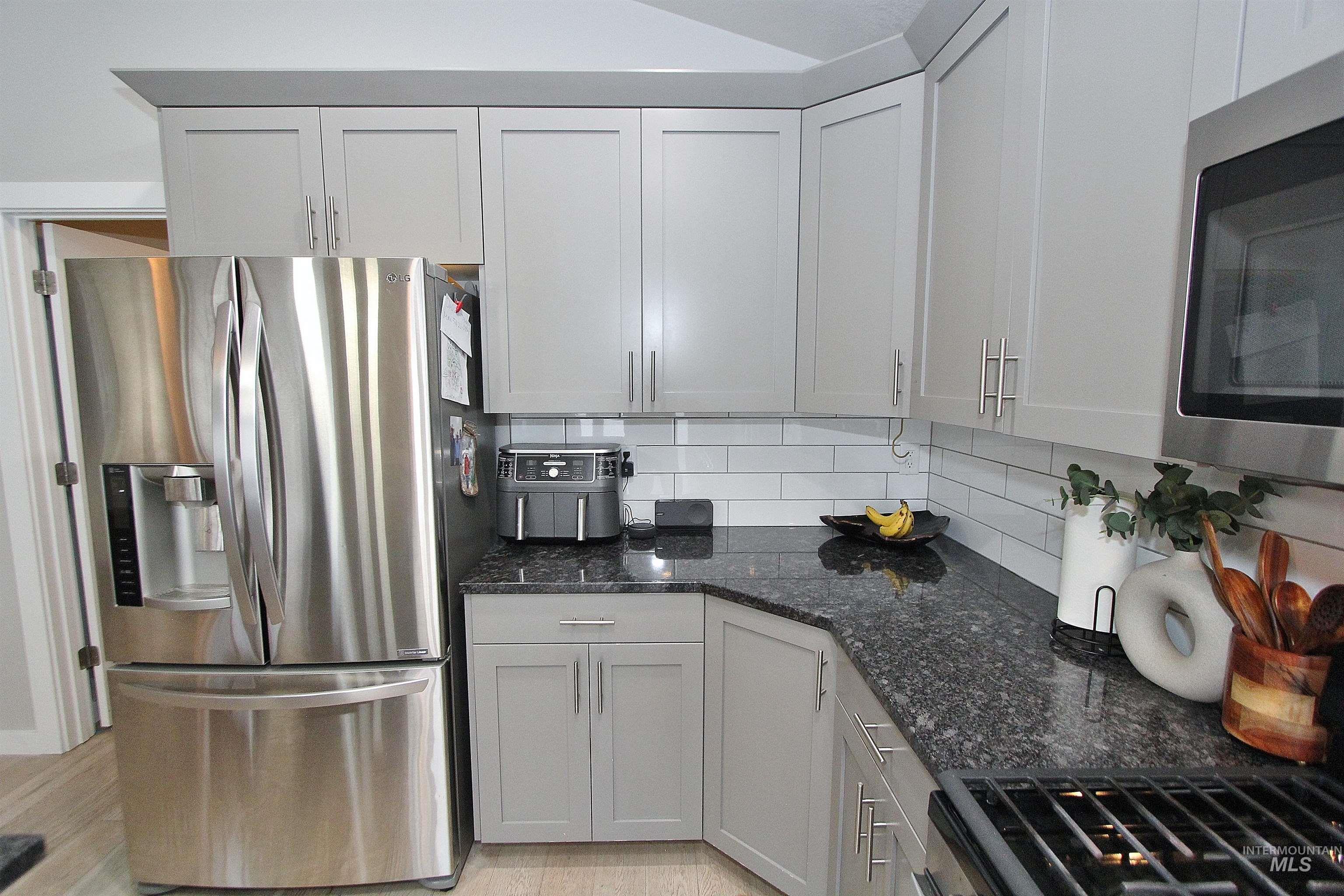 350 Syringa Springs Dr., Fruitland, Idaho 83619, 3 Bedrooms, 2 Bathrooms, Residential For Sale, Price $575,000,MLS 98971541