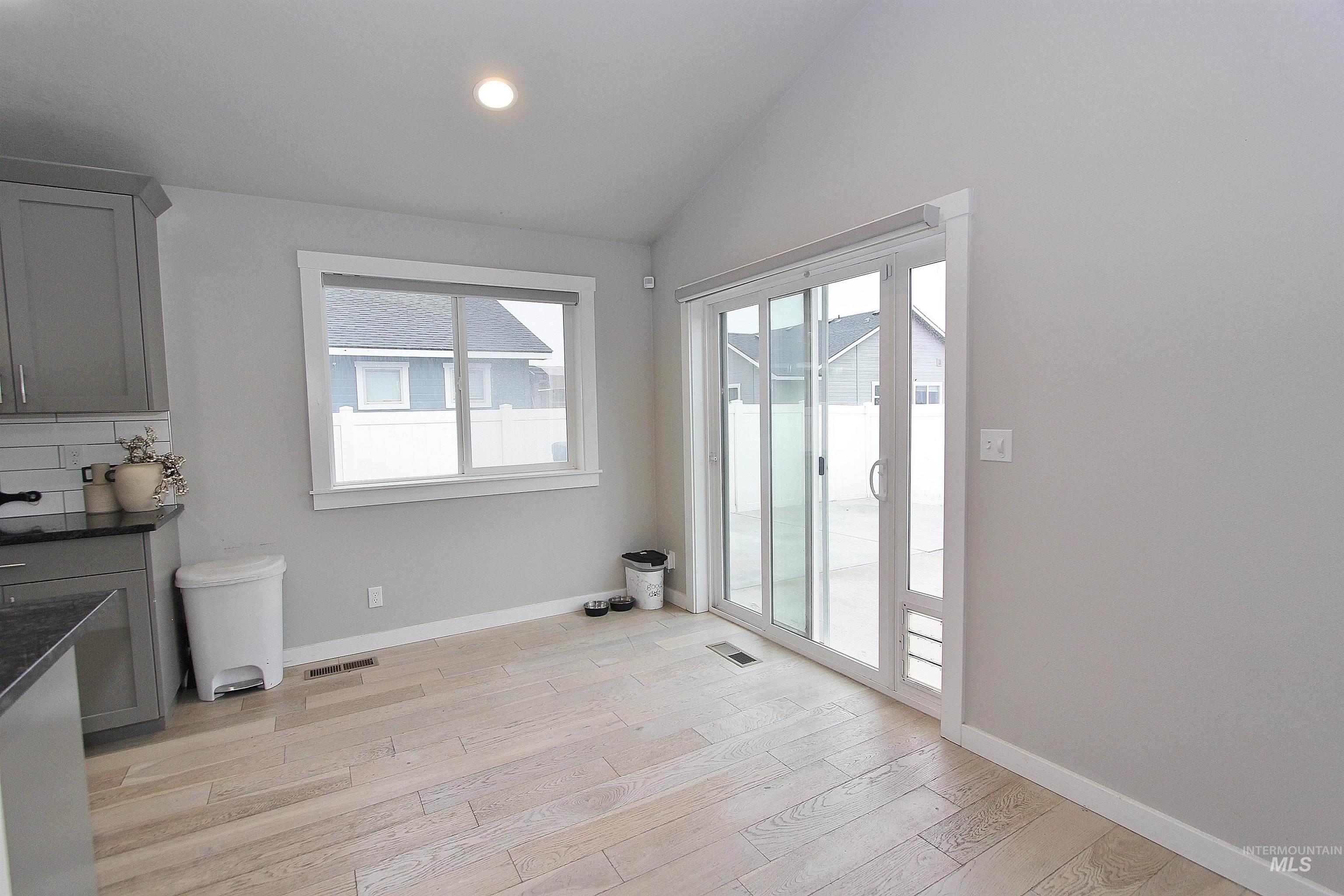 350 Syringa Springs Dr., Fruitland, Idaho 83619, 3 Bedrooms, 2 Bathrooms, Residential For Sale, Price $575,000,MLS 98971541