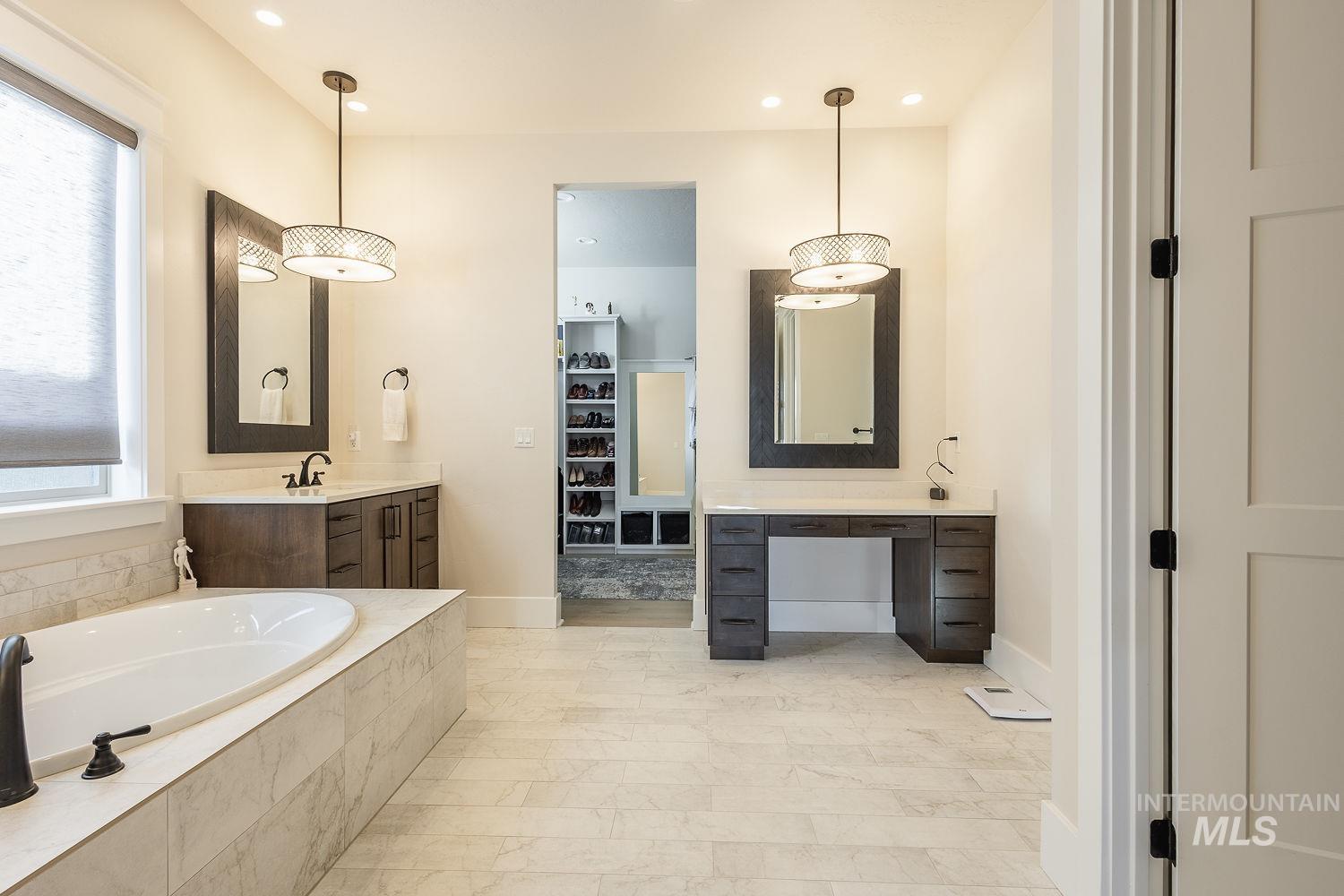 1842 N Highbury Way, Eagle, Idaho 83616, 4 Bedrooms, 3.5 Bathrooms, Residential For Sale, Price $1,295,000,MLS 98971542