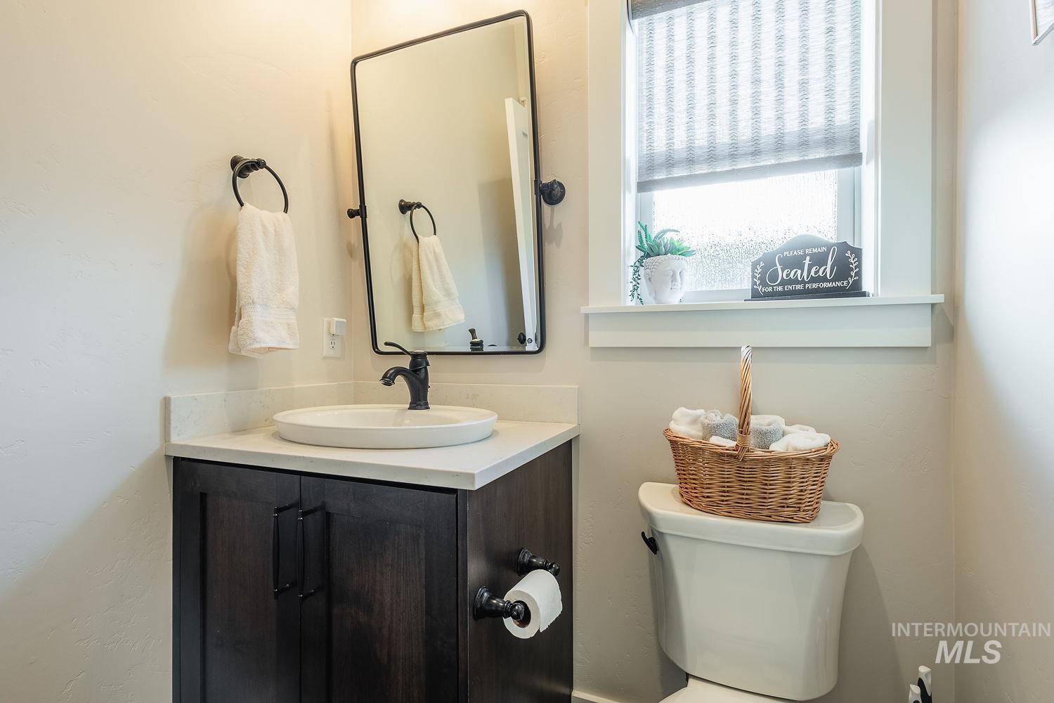 1842 N Highbury Way, Eagle, Idaho 83616, 4 Bedrooms, 3.5 Bathrooms, Residential For Sale, Price $1,295,000,MLS 98971542