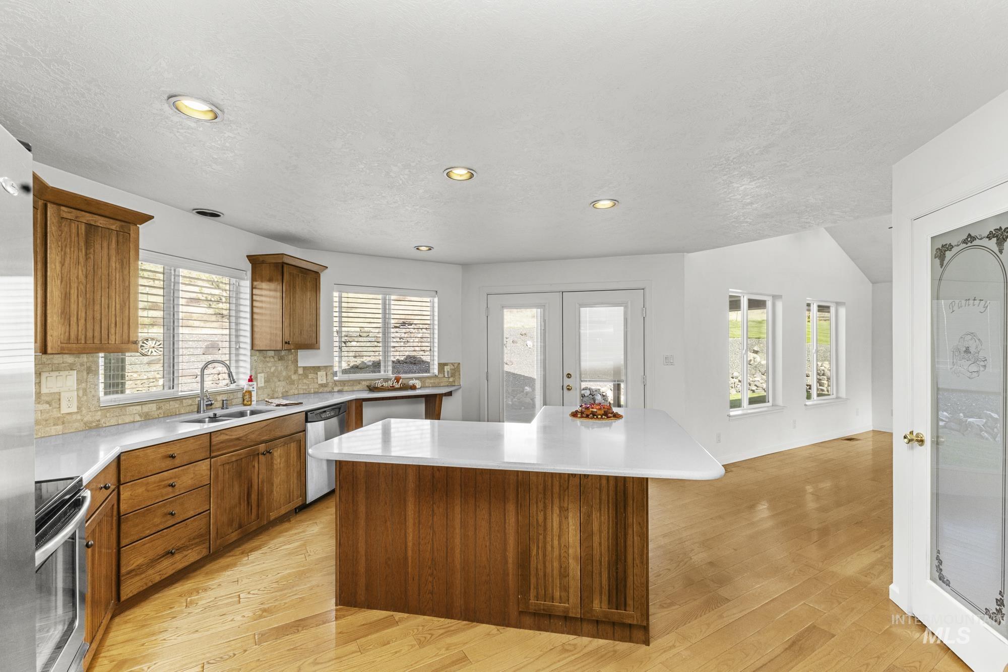 7978 Baseline RD., Melba, Idaho 83641, 3 Bedrooms, 2 Bathrooms, Residential For Sale, Price $989,500,MLS 98971543