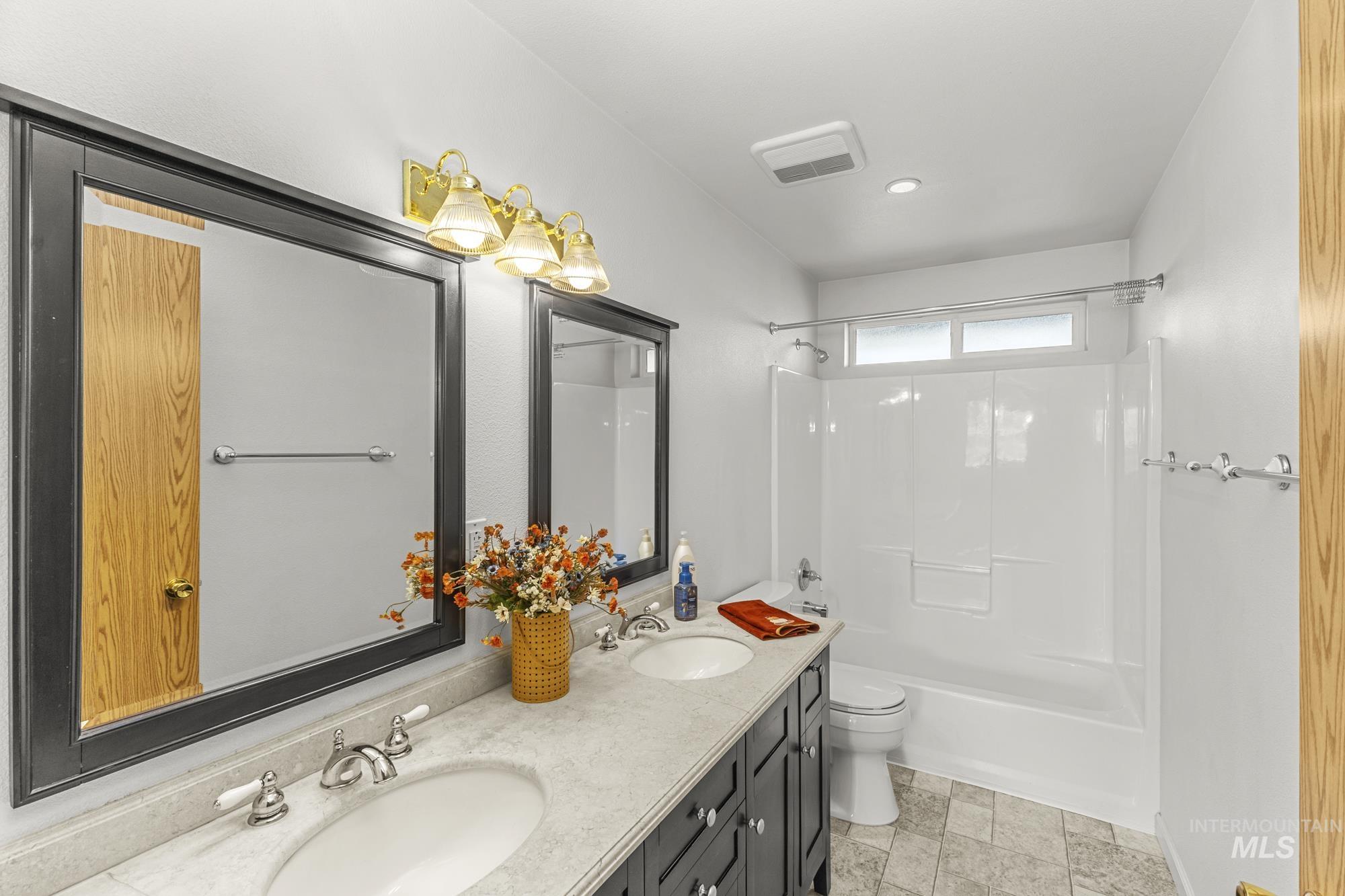 7978 Baseline RD., Melba, Idaho 83641, 3 Bedrooms, 2 Bathrooms, Residential For Sale, Price $989,500,MLS 98971543