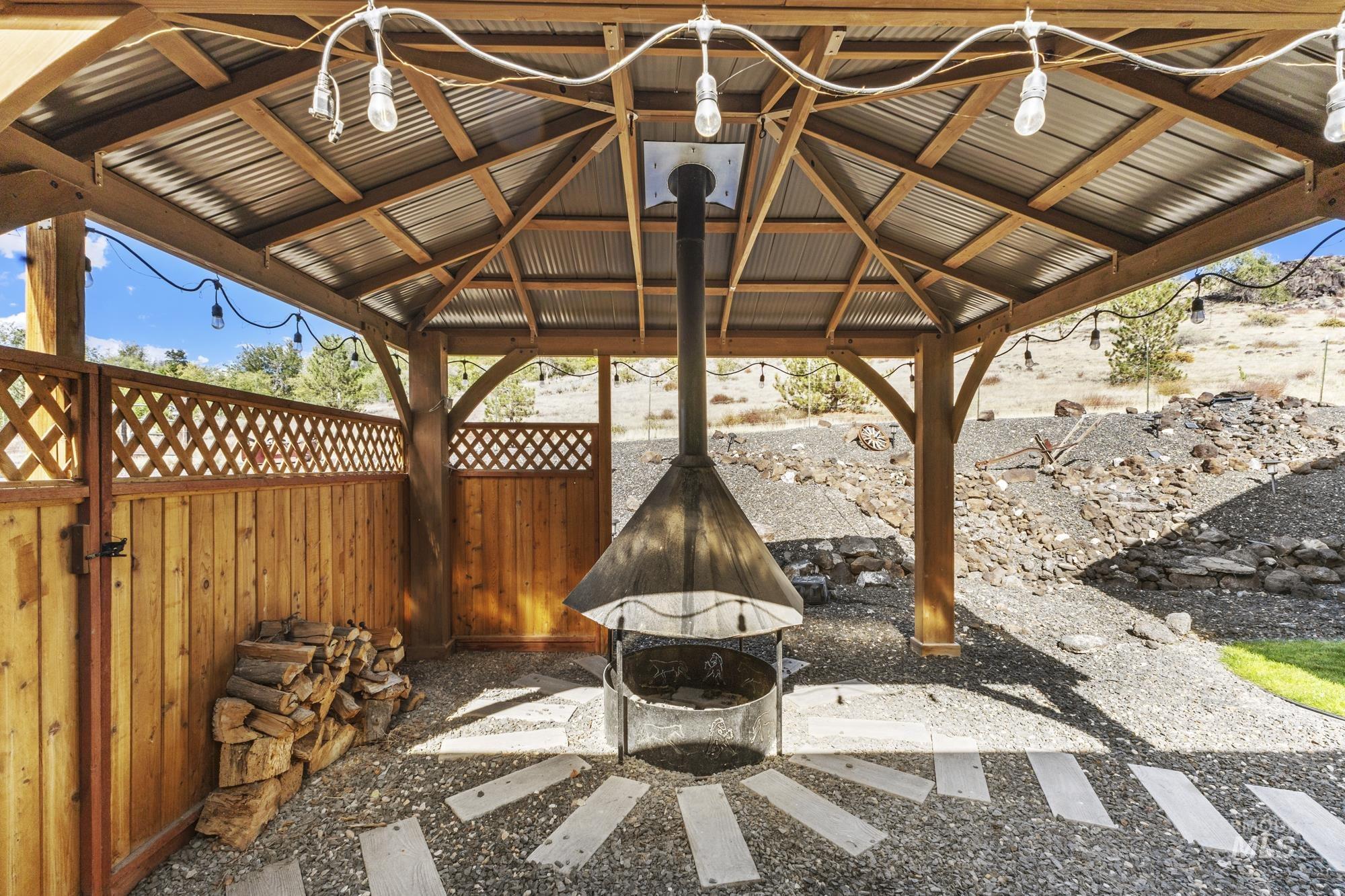 7978 Baseline RD., Melba, Idaho 83641, 3 Bedrooms, 2 Bathrooms, Residential For Sale, Price $989,500,MLS 98971543