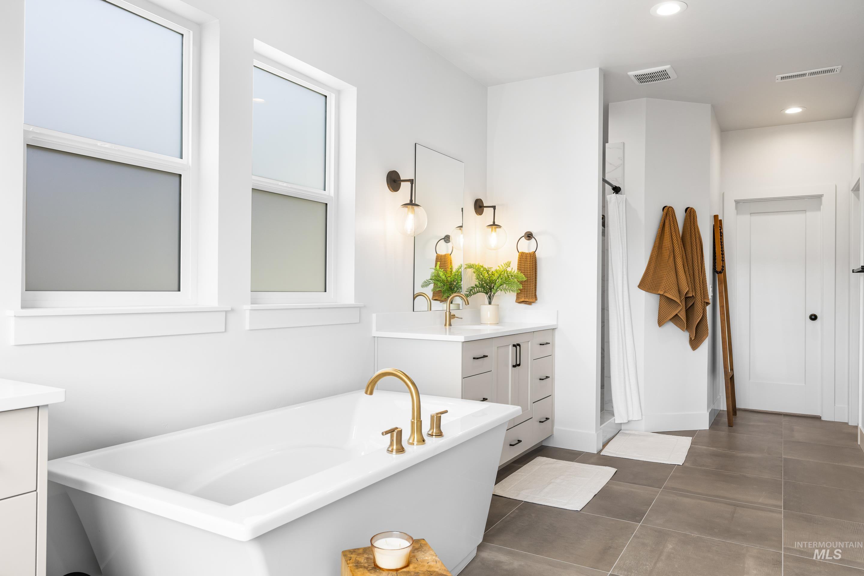 7469 W Diamond Lake Dr, Boise, Idaho 83714, 4 Bedrooms, 4.5 Bathrooms, Residential For Sale, Price $1,289,000,MLS 98971544