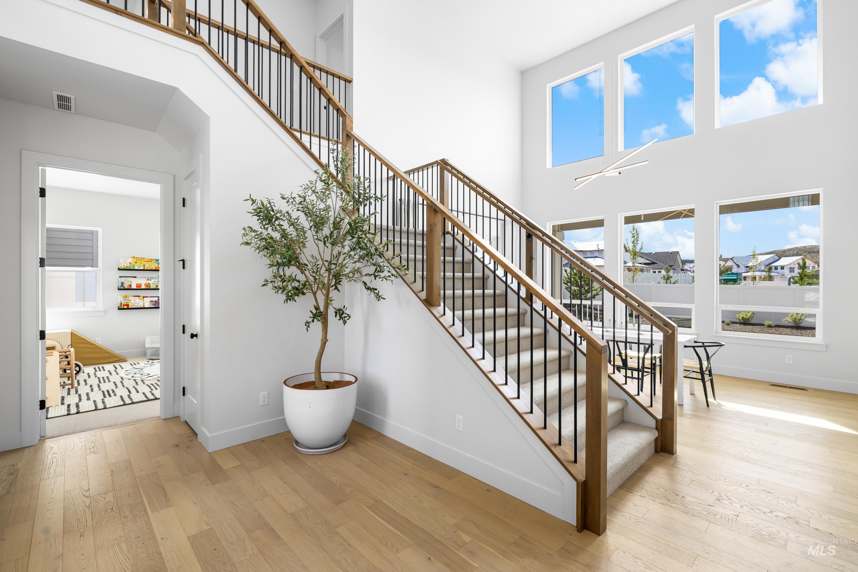 7469 W Diamond Lake Dr, Boise, Idaho 83714, 4 Bedrooms, 4.5 Bathrooms, Residential For Sale, Price $1,289,000,MLS 98971544