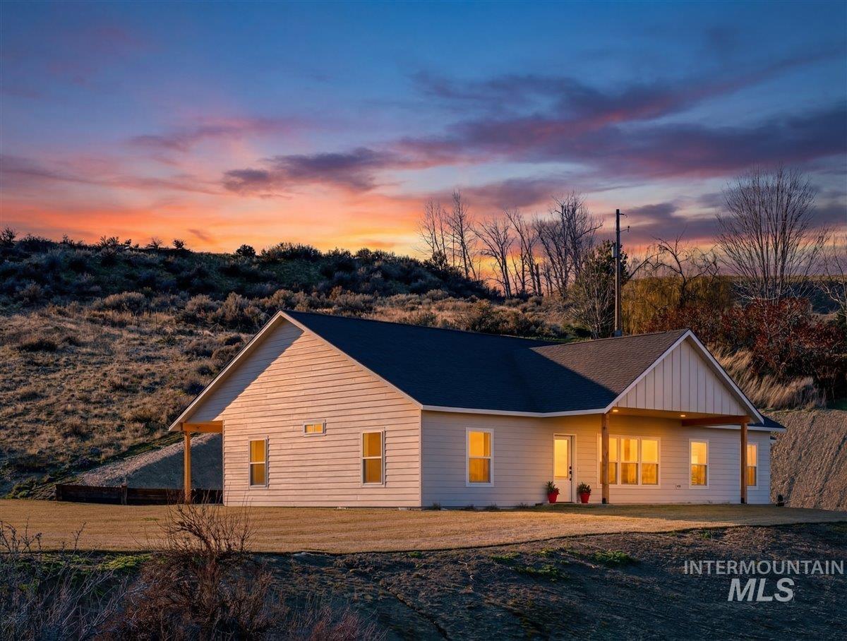 3355 County Line Rd, New Plymouth, Idaho 83655, 3 Bedrooms, 2 Bathrooms, Residential For Sale, Price $648,000,MLS 98971546