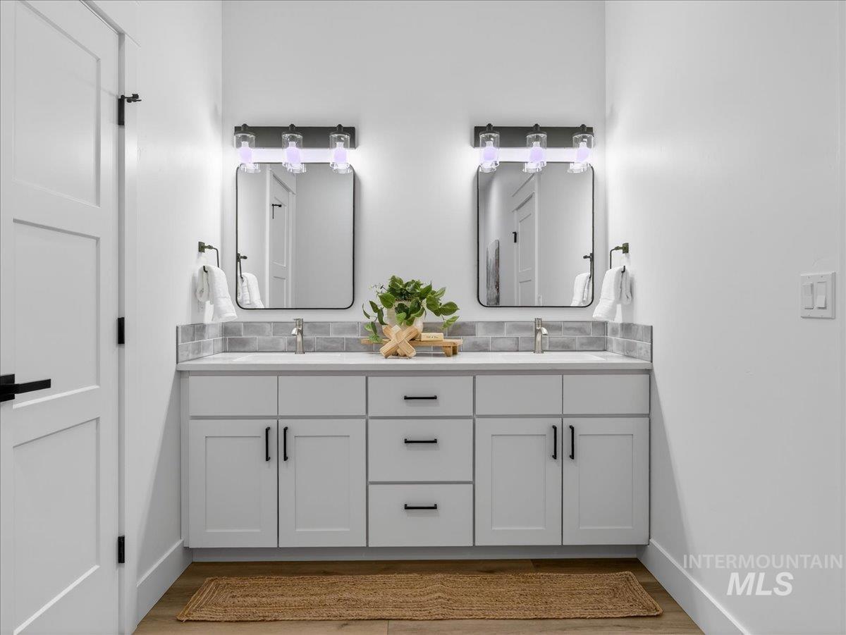 3355 County Line Rd, New Plymouth, Idaho 83655, 3 Bedrooms, 2 Bathrooms, Residential For Sale, Price $648,000,MLS 98971546