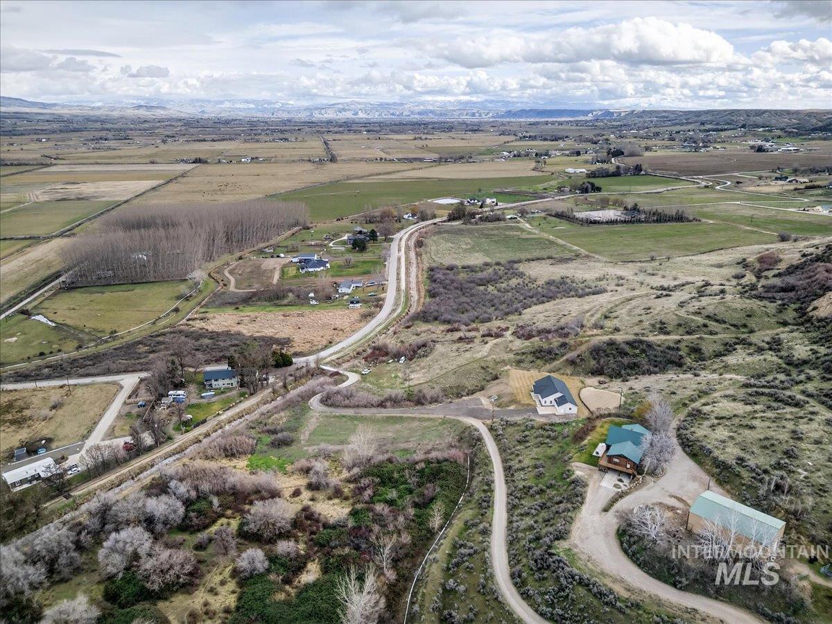 3355 County Line Rd, New Plymouth, Idaho 83655, 3 Bedrooms, 2 Bathrooms, Residential For Sale, Price $648,000,MLS 98971546