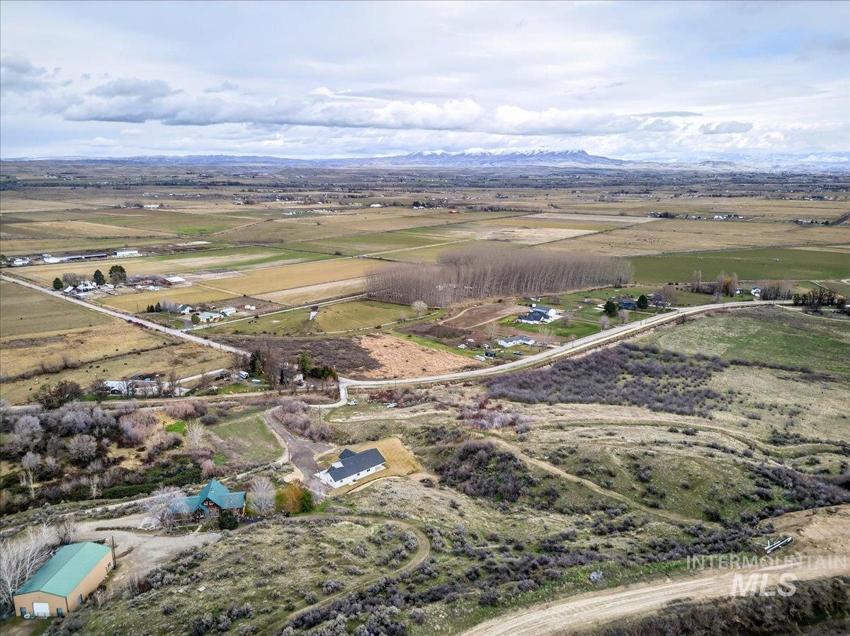 3355 County Line Rd, New Plymouth, Idaho 83655, 3 Bedrooms, 2 Bathrooms, Residential For Sale, Price $648,000,MLS 98971546