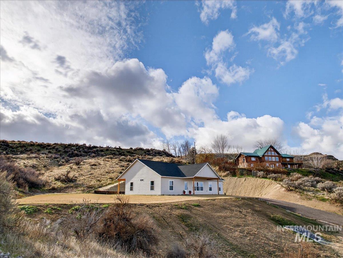3355 County Line Rd, New Plymouth, Idaho 83655, 3 Bedrooms, 2 Bathrooms, Residential For Sale, Price $648,000,MLS 98971546