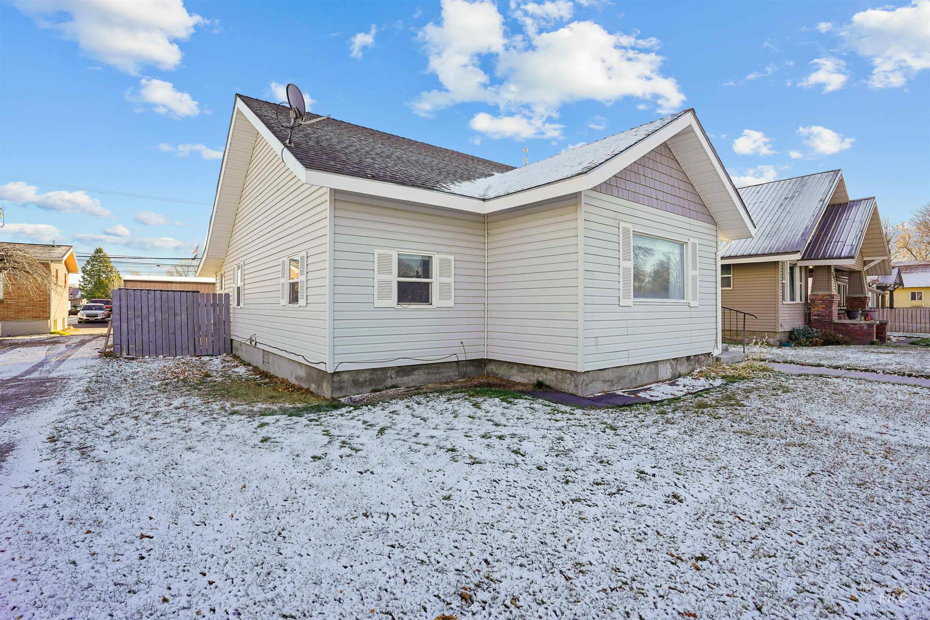 1427 Oakley Ave, Burley, Idaho 83318, 3 Bedrooms, 1 Bathroom, Residential For Sale, Price $225,000,MLS 98971547