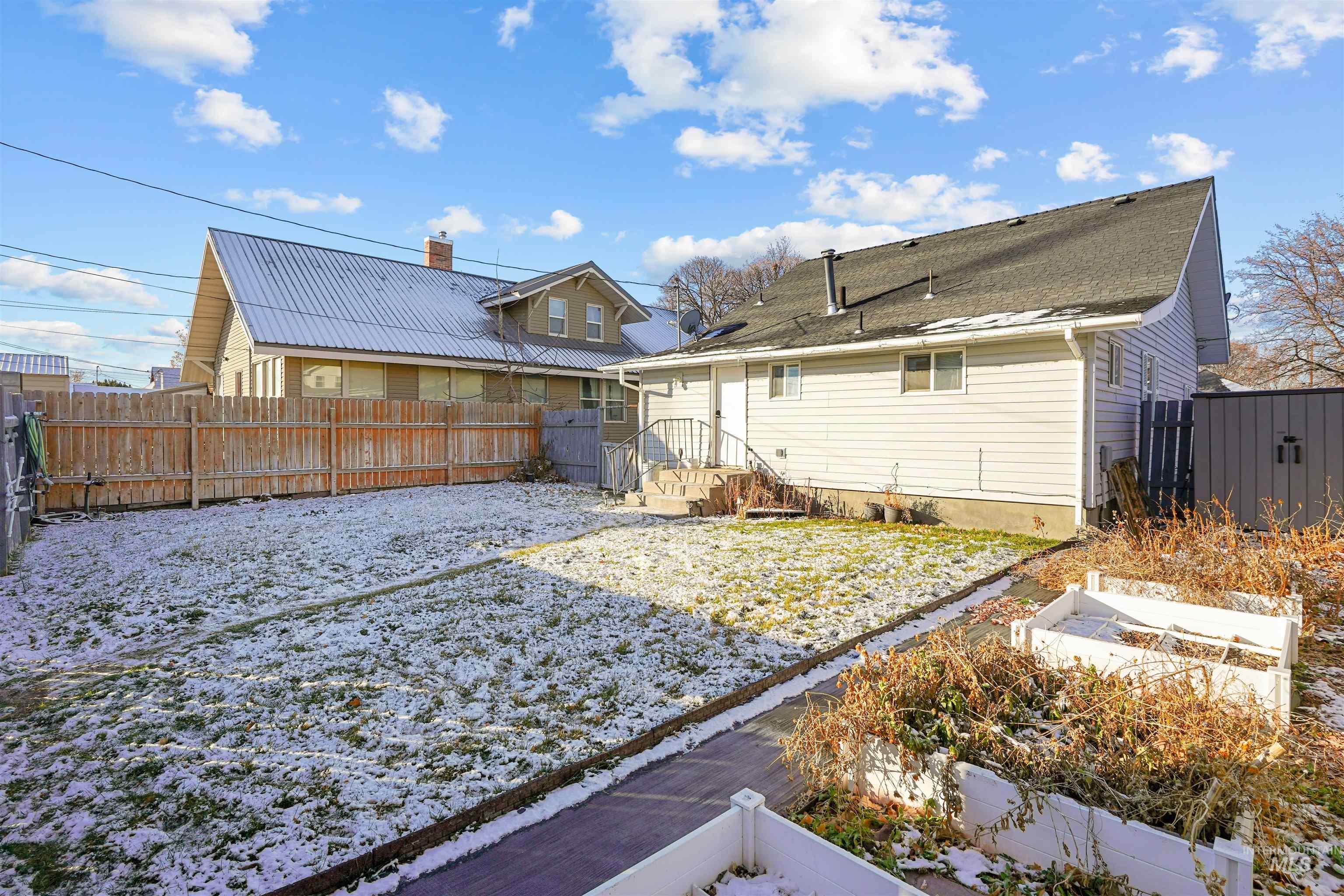 1427 Oakley Ave, Burley, Idaho 83318, 3 Bedrooms, 1 Bathroom, Residential For Sale, Price $225,000,MLS 98971547