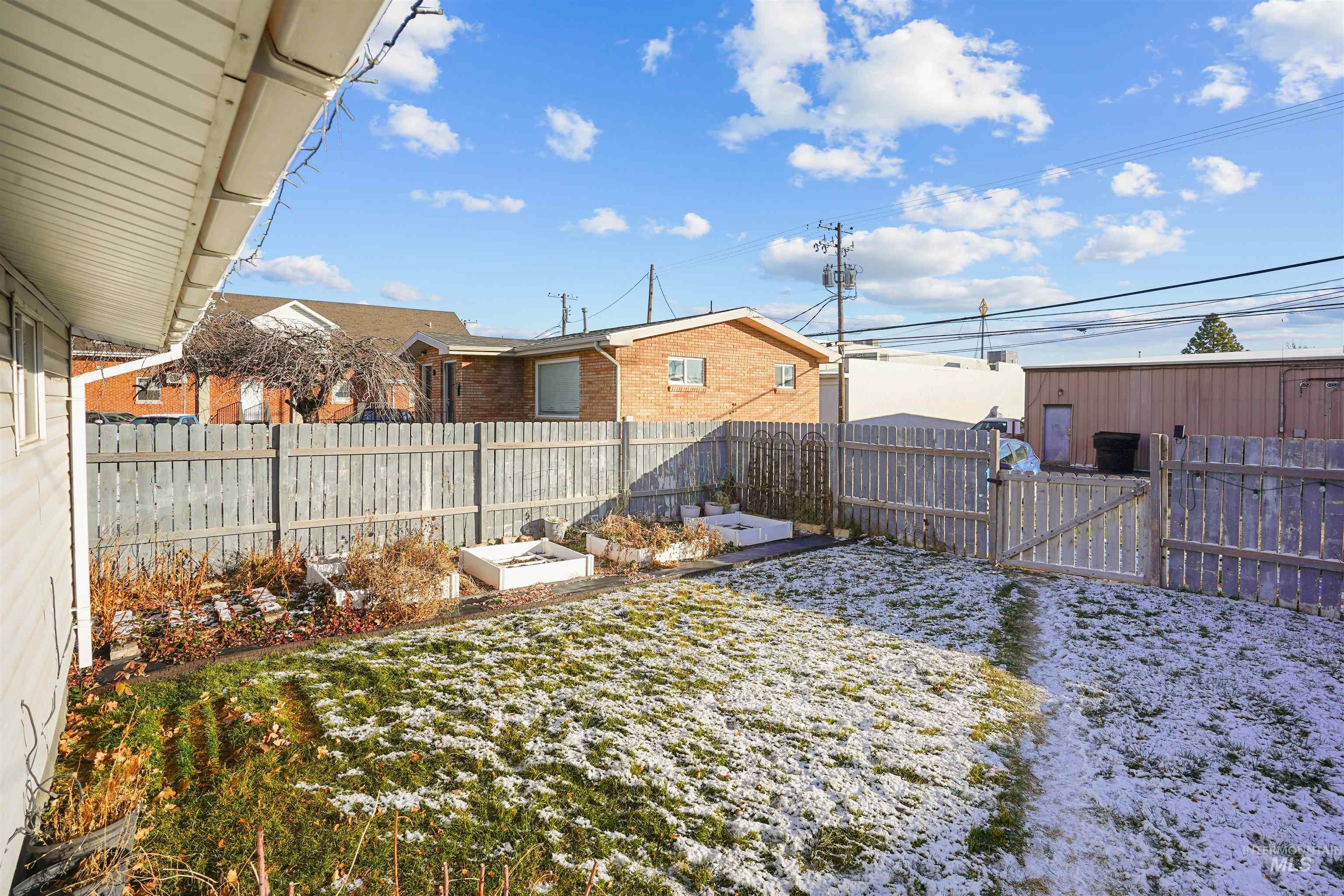 1427 Oakley Ave, Burley, Idaho 83318, 3 Bedrooms, 1 Bathroom, Residential For Sale, Price $225,000,MLS 98971547