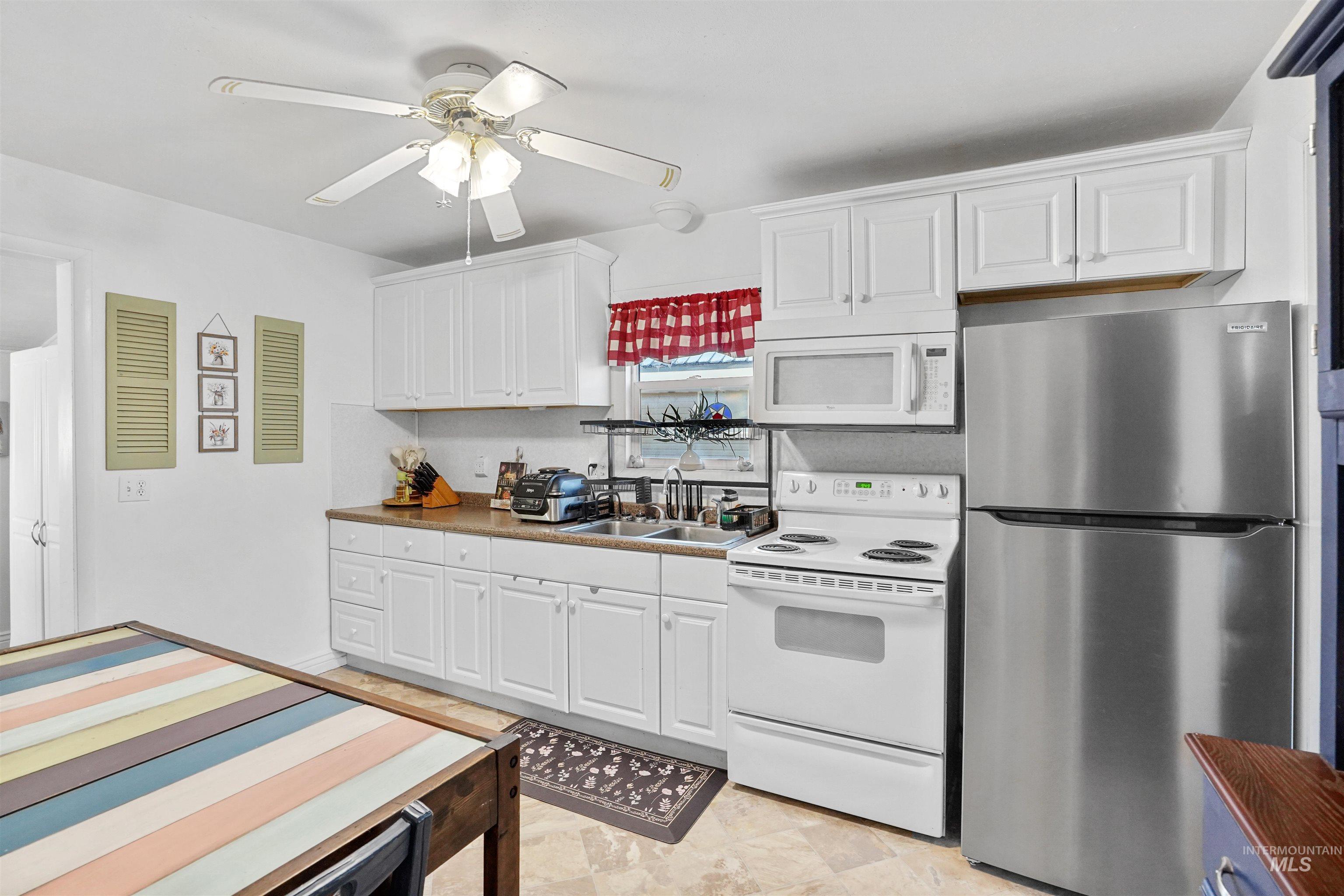 1427 Oakley Ave, Burley, Idaho 83318, 3 Bedrooms, 1 Bathroom, Residential For Sale, Price $225,000,MLS 98971547