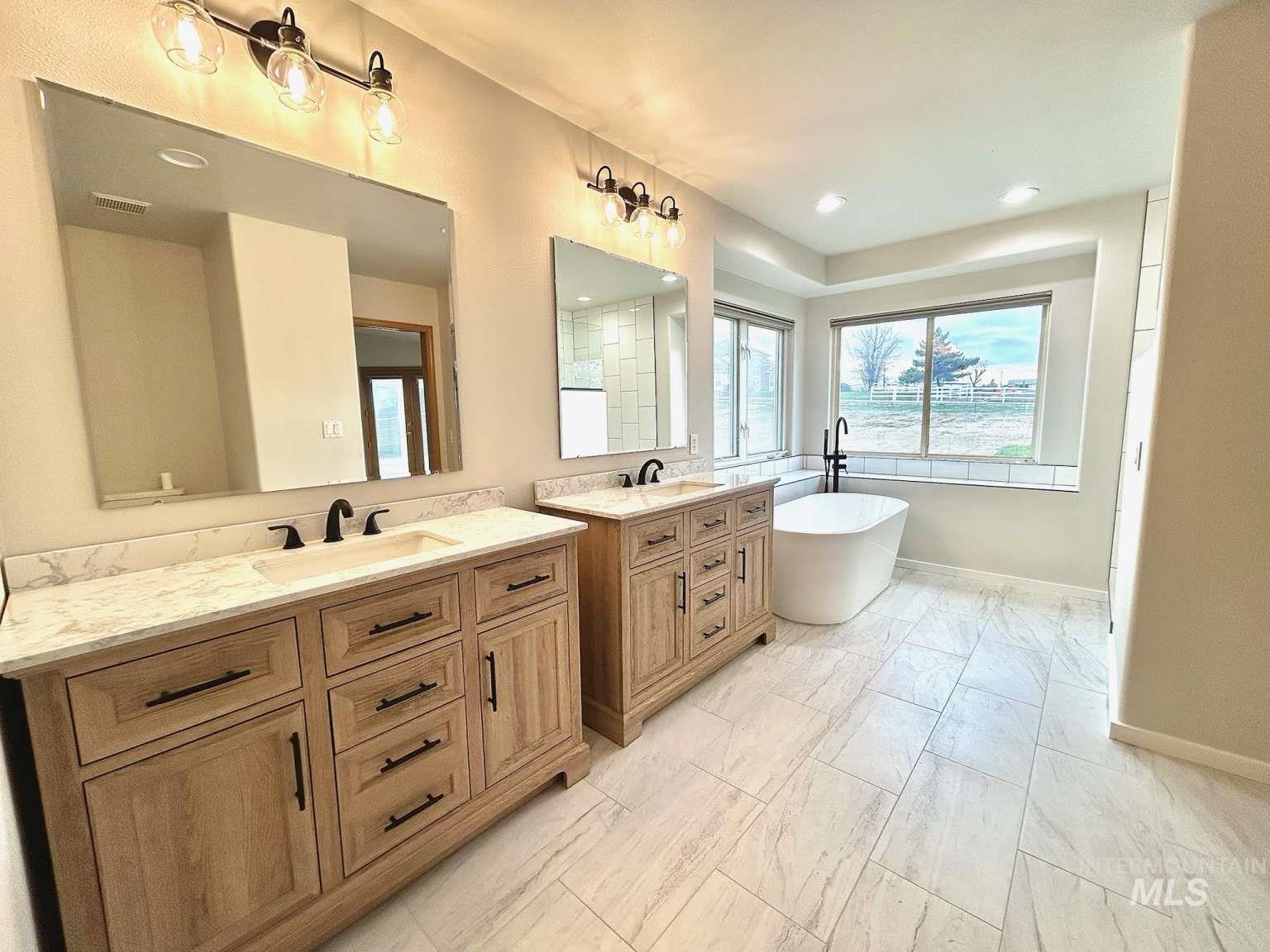 6975 J & S Circle, Nampa, Idaho 83686, 3 Bedrooms, 2 Bathrooms, Residential For Sale, Price $850,000,MLS 98971552