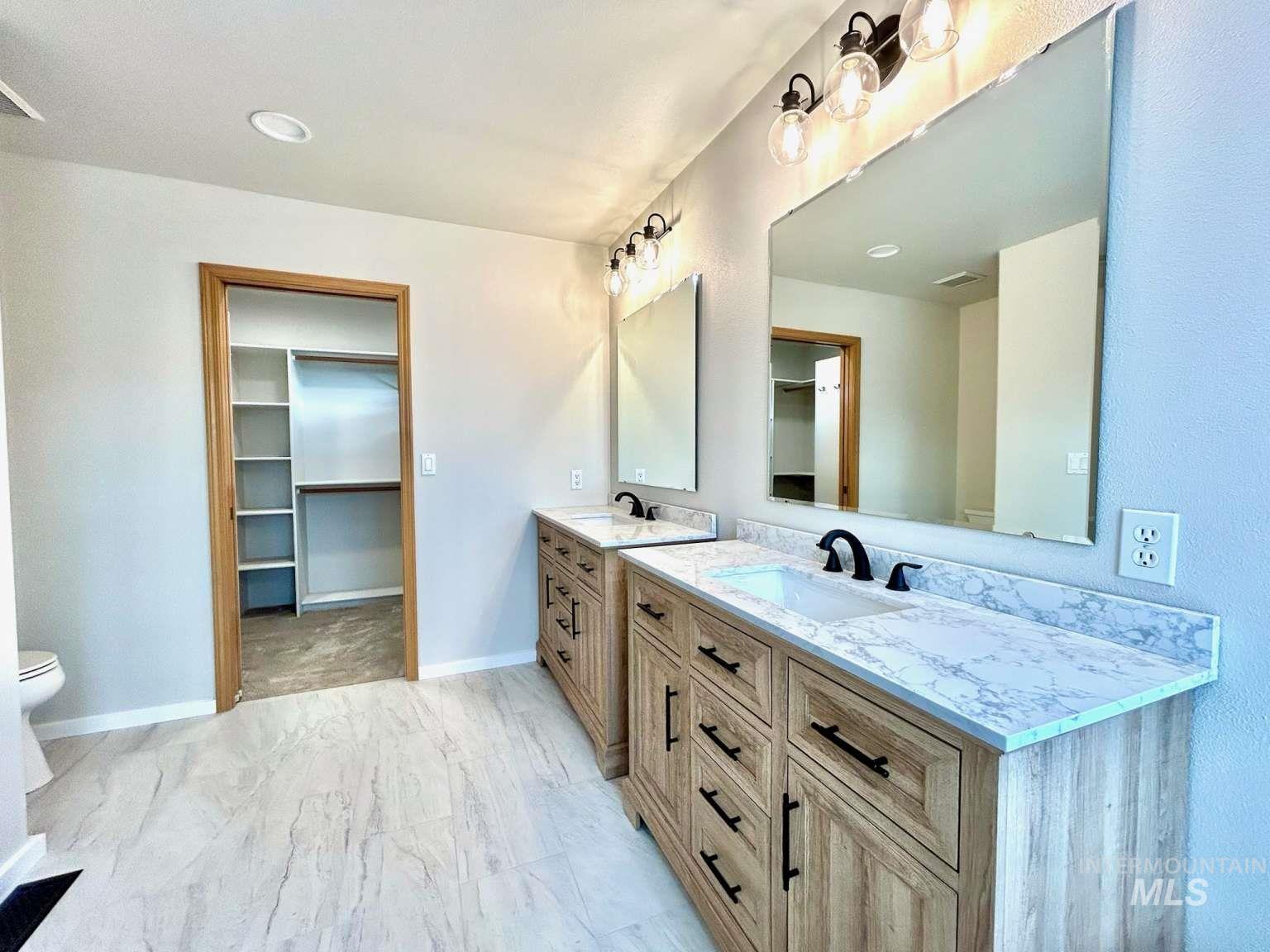 6975 J & S Circle, Nampa, Idaho 83686, 3 Bedrooms, 2 Bathrooms, Residential For Sale, Price $850,000,MLS 98971552