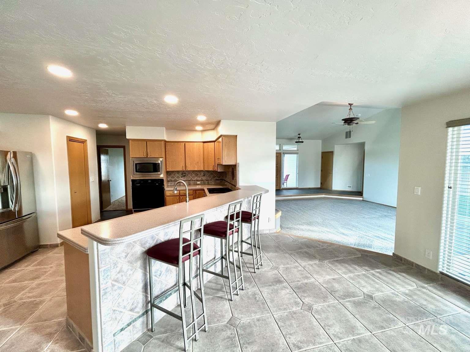 6975 J & S Circle, Nampa, Idaho 83686, 3 Bedrooms, 2 Bathrooms, Residential For Sale, Price $850,000,MLS 98971552