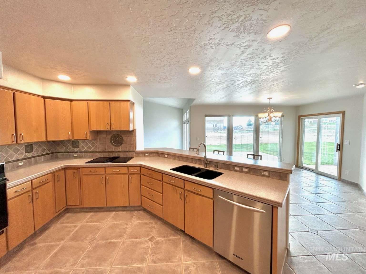 6975 J & S Circle, Nampa, Idaho 83686, 3 Bedrooms, 2 Bathrooms, Residential For Sale, Price $850,000,MLS 98971552