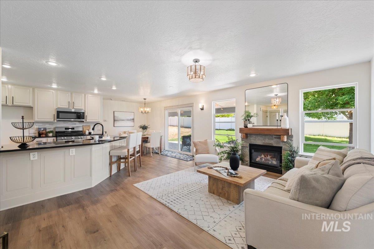 22798 Elsie St, Caldwell, Idaho 83607, 6 Bedrooms, 3 Bathrooms, Residential For Sale, Price $589,900,MLS 98971555