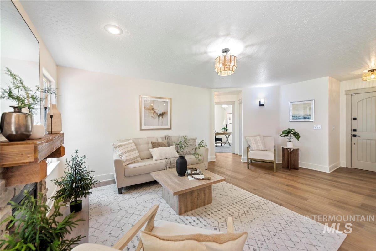 22798 Elsie St, Caldwell, Idaho 83607, 6 Bedrooms, 3 Bathrooms, Residential For Sale, Price $589,900,MLS 98971555