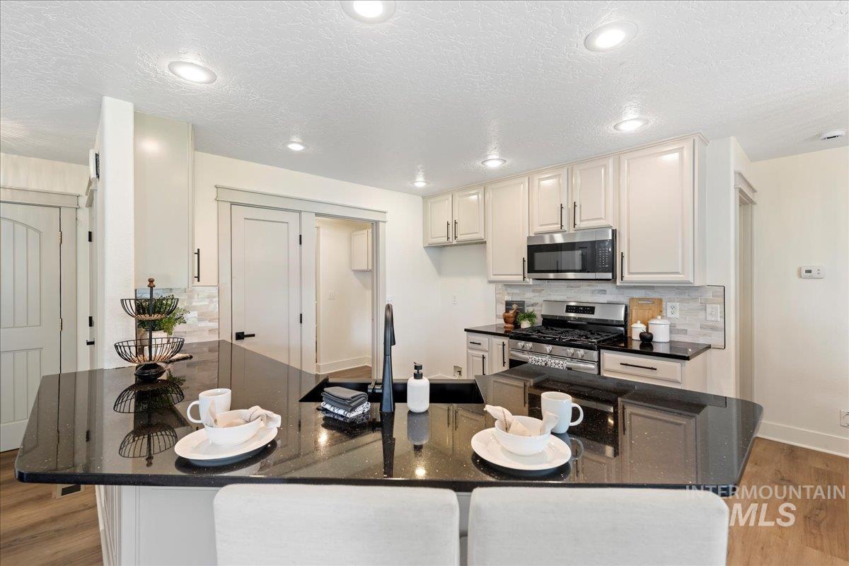 22798 Elsie St, Caldwell, Idaho 83607, 6 Bedrooms, 3 Bathrooms, Residential For Sale, Price $589,900,MLS 98971555