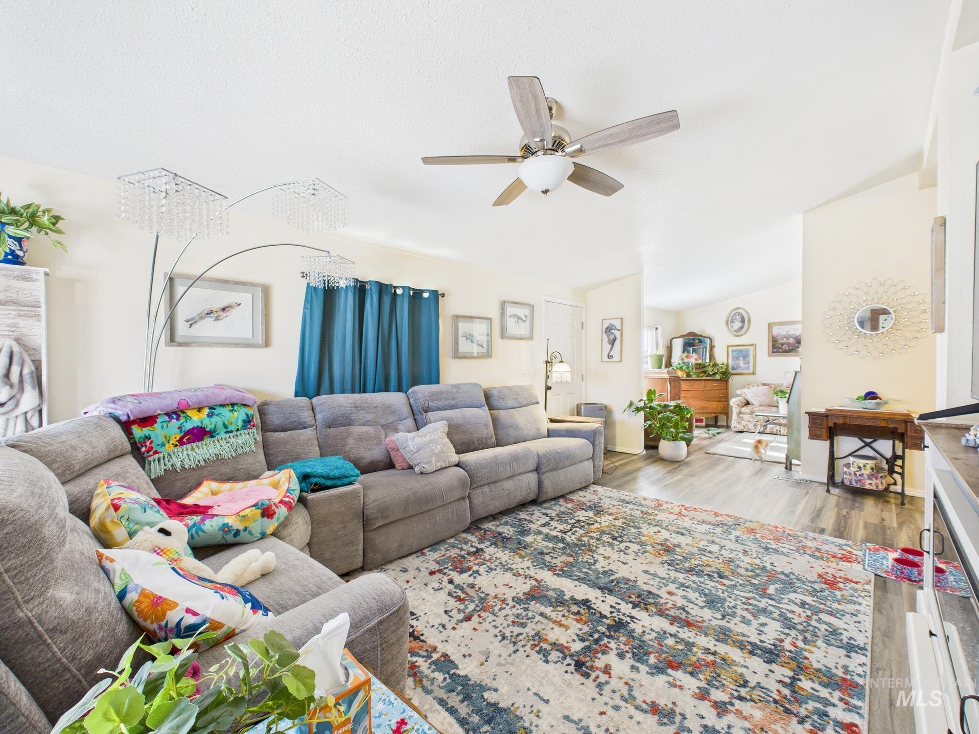 1401 Republic Lane, Emmett, Idaho 83617, 2 Bedrooms, 2 Bathrooms, Residential For Sale, Price $170,000,MLS 98971560