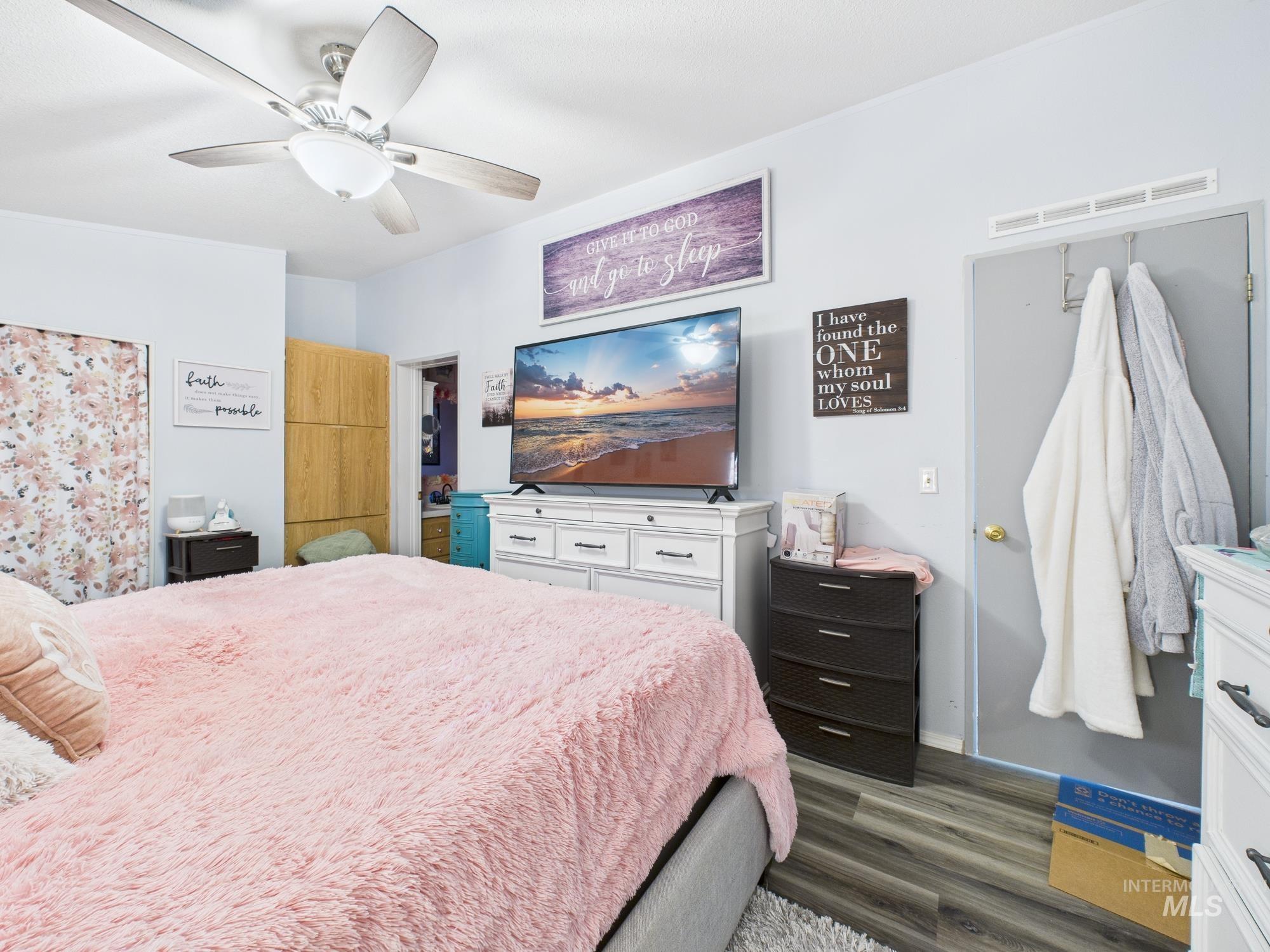 1401 Republic Lane, Emmett, Idaho 83617, 2 Bedrooms, 2 Bathrooms, Residential For Sale, Price $170,000,MLS 98971560