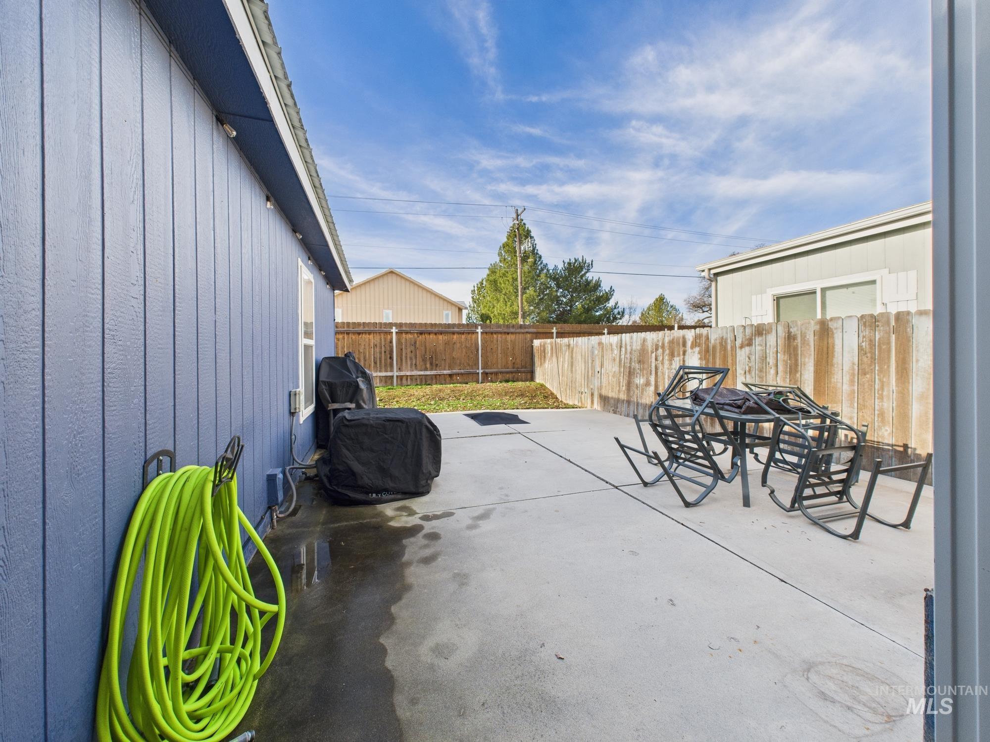 1401 Republic Lane, Emmett, Idaho 83617, 2 Bedrooms, 2 Bathrooms, Residential For Sale, Price $170,000,MLS 98971560