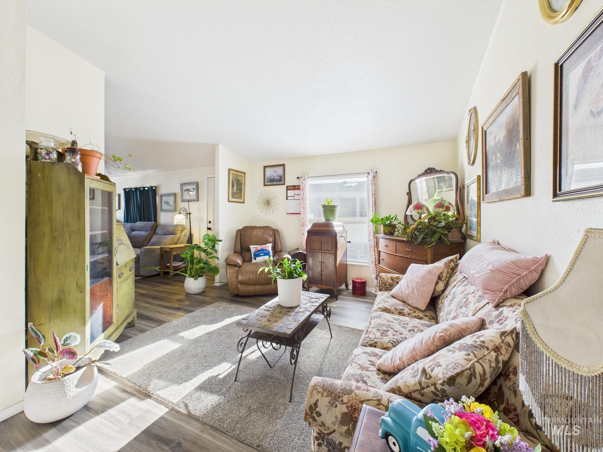 1401 Republic Lane, Emmett, Idaho 83617, 2 Bedrooms, 2 Bathrooms, Residential For Sale, Price $170,000,MLS 98971560