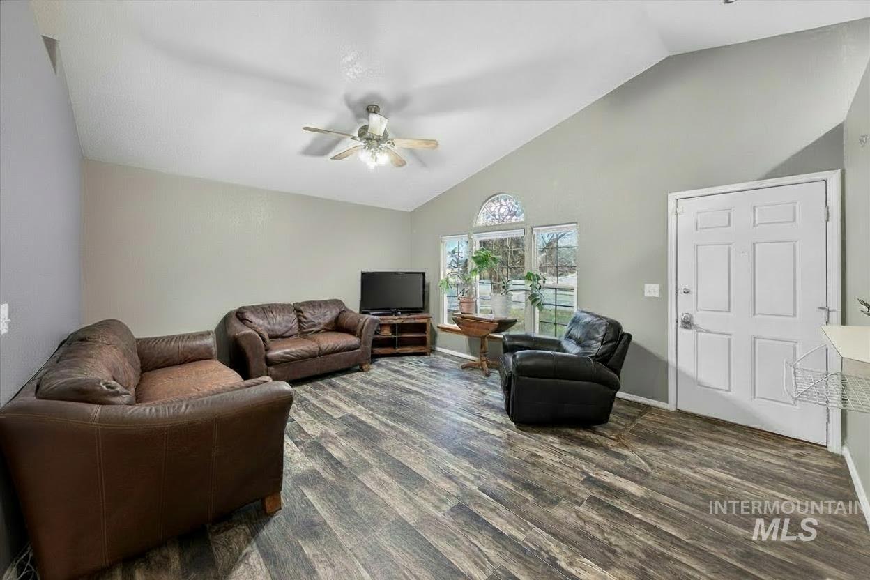 2601 N Snow Goose Way, Meridian, Idaho 83646, 3 Bedrooms, 2 Bathrooms, Residential For Sale, Price $385,000,MLS 98971561