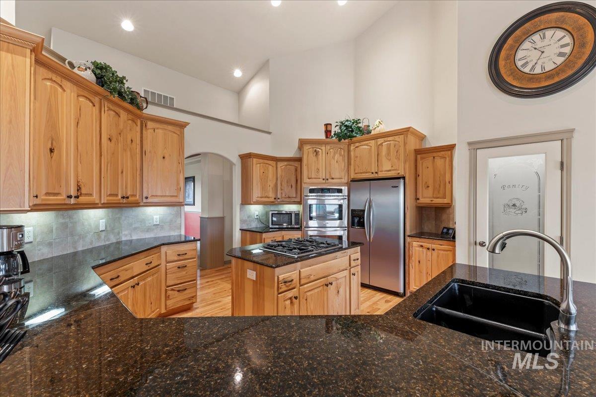 7645 E Charismatic St, Nampa, Idaho 83687, 3 Bedrooms, 2.5 Bathrooms, Residential For Sale, Price $998,000,MLS 98971564