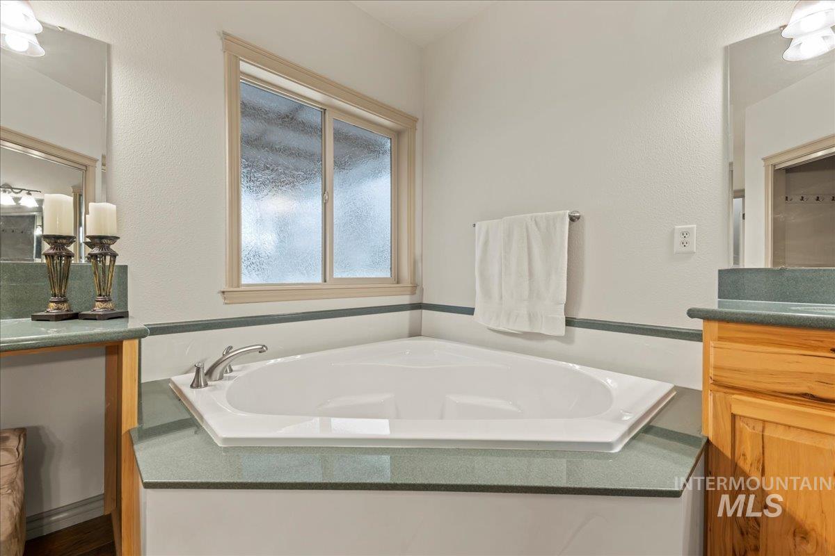 7645 E Charismatic St, Nampa, Idaho 83687, 3 Bedrooms, 2.5 Bathrooms, Residential For Sale, Price $998,000,MLS 98971564