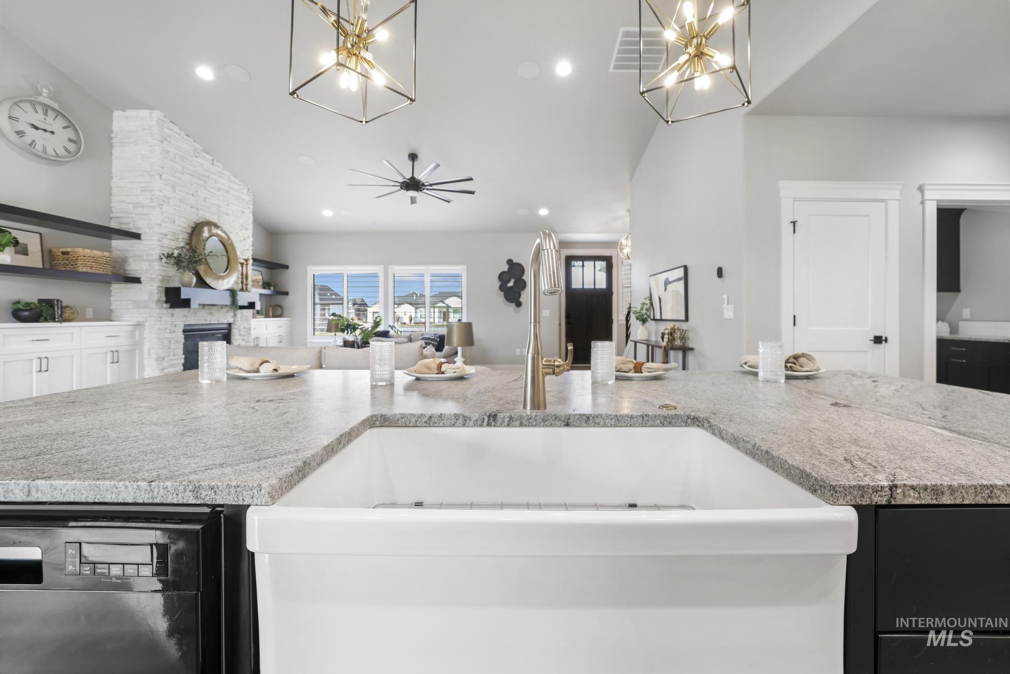 2442 Clear Creek Ct, Twin Falls, Idaho 83301, 5 Bedrooms, 3 Bathrooms, Residential For Sale, Price $779,900,MLS 98971568