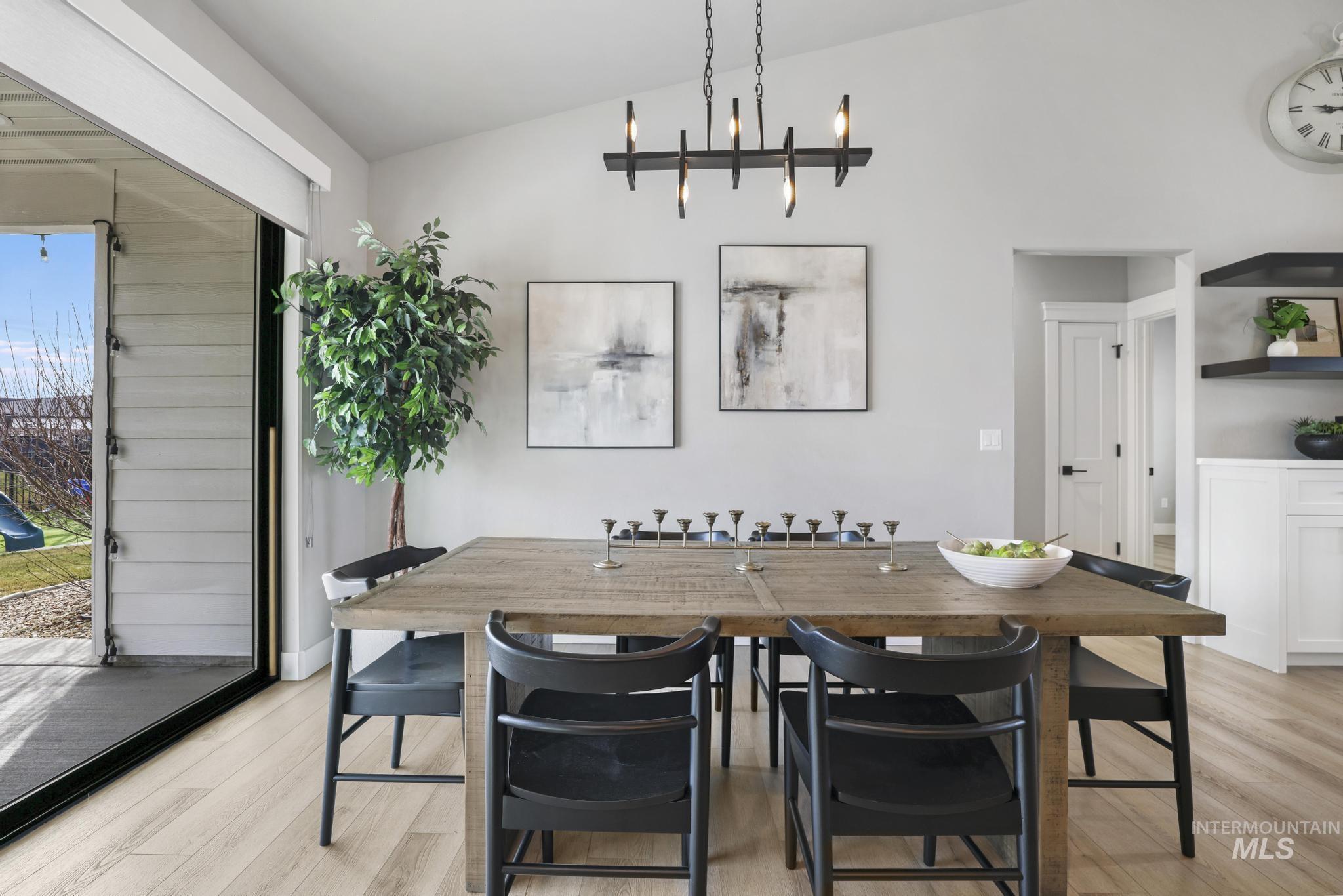 2442 Clear Creek Ct, Twin Falls, Idaho 83301, 5 Bedrooms, 3 Bathrooms, Residential For Sale, Price $779,900,MLS 98971568