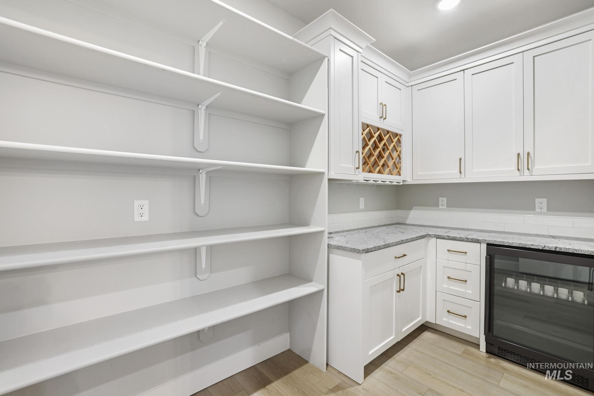 2442 Clear Creek Ct, Twin Falls, Idaho 83301, 5 Bedrooms, 3 Bathrooms, Residential For Sale, Price $779,900,MLS 98971568